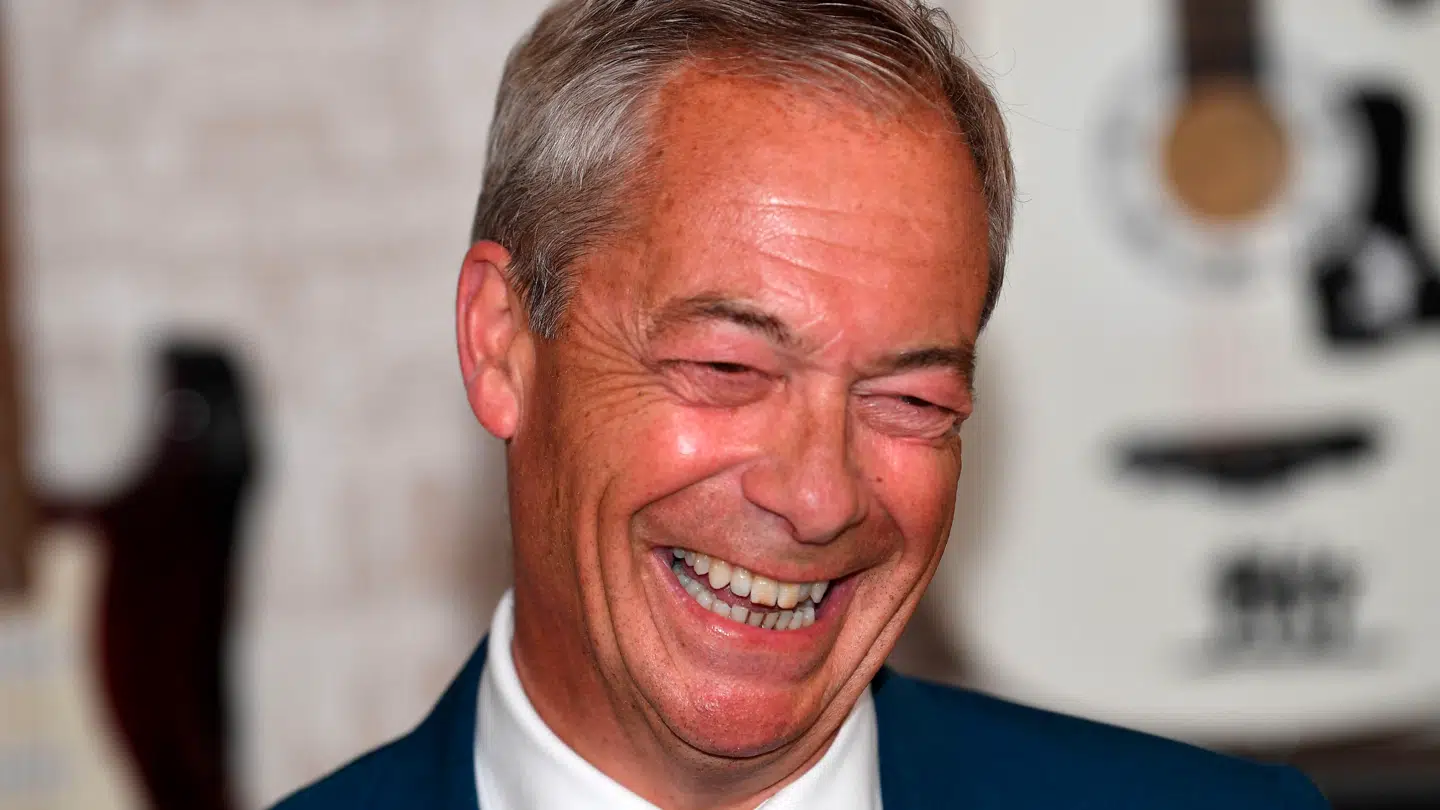 Reform UK leder Nigel Farage har grund til at smile. Hans parti stormer frem ved lokalvalg og i meningsmålinger.