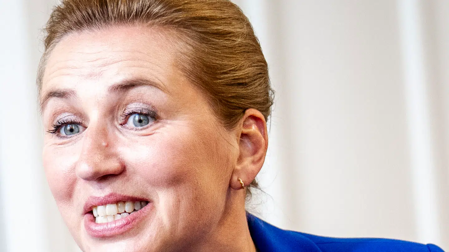 Mette Frederiksen til konferencen for AI og børns sikkerhed tirsdag.