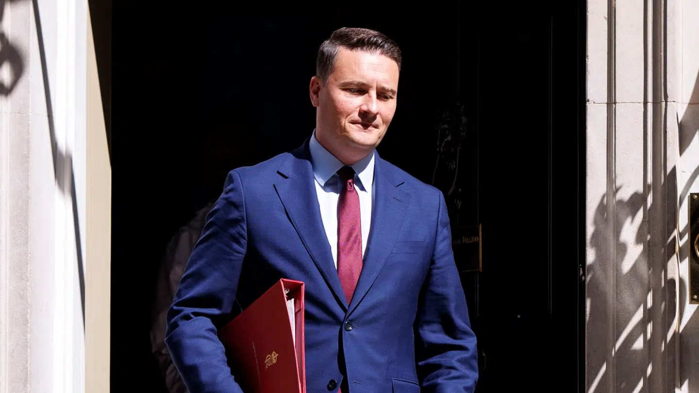 Sundhedsminister Wes Streeting er en mulig aftager til Keir Starmer, hvis han ryger som premierminister.
