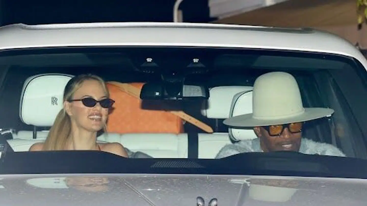 Jamie Foxx og Alyce Huckstepp i deres bil i Santa Monica i Californien lidt tidligere på året.
