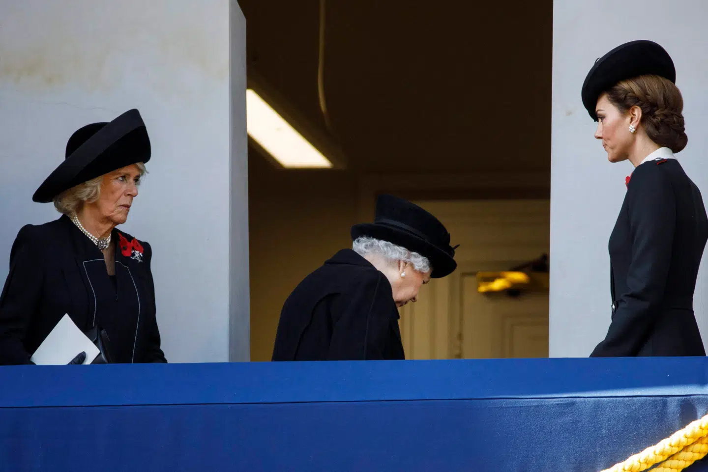Hertuginde Camilla (tv.) med dronning Elizabeth og prinsesse Catherine (th.)