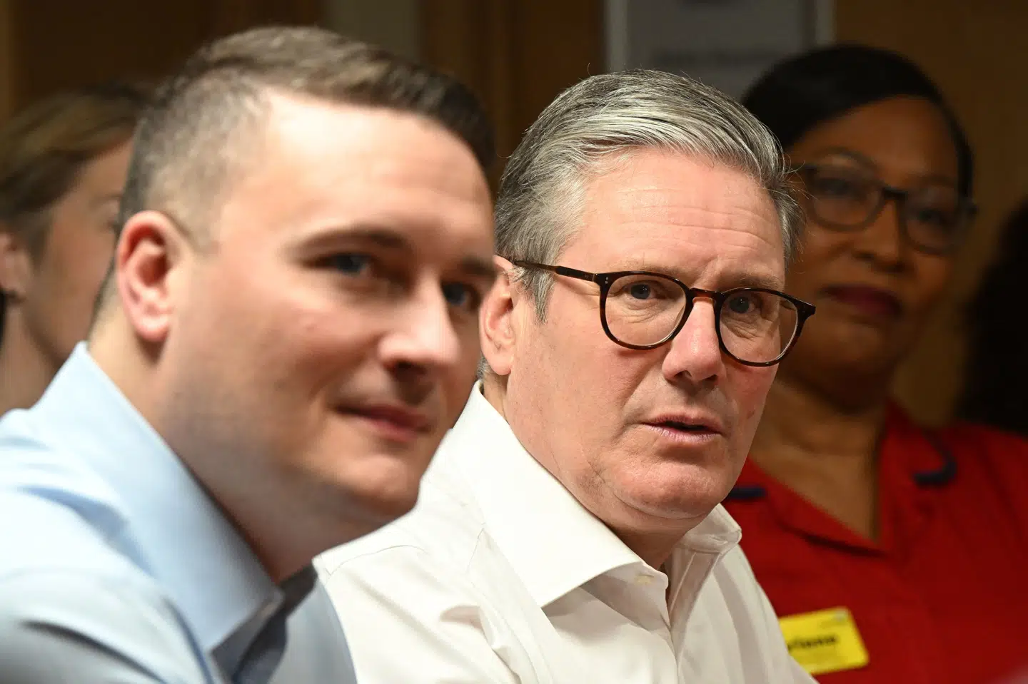 Wes Streeting i forgrunden ses som rival til premierminister Keir Starmer, der har mødt opfordringer om at gå af. (Arkivfoto).