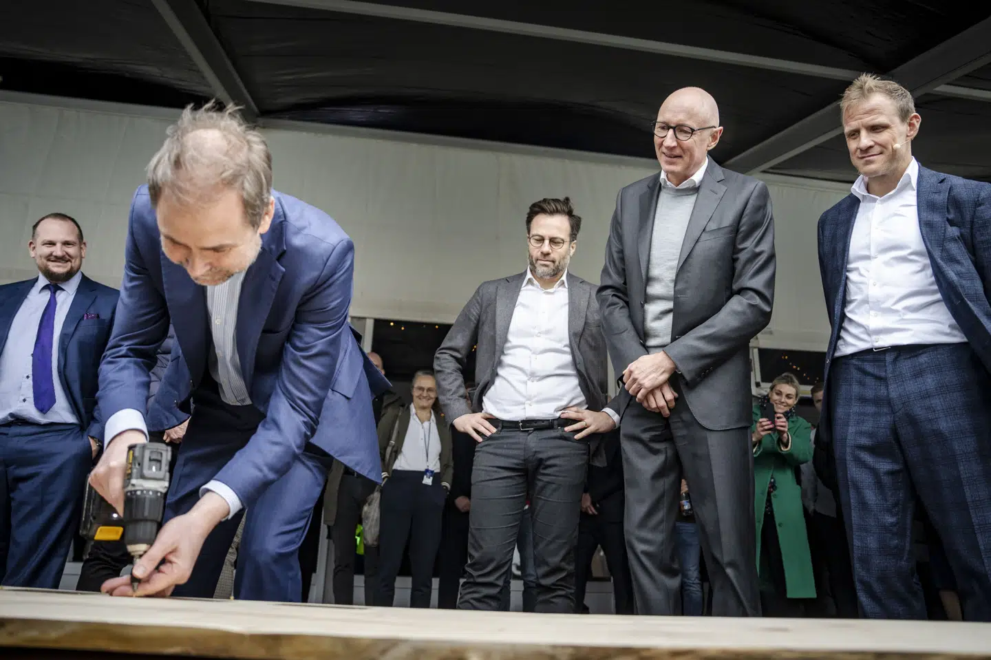 Både daværende finansminister Nicolai Wammen (S) og borgmester i Odense Peter Rahbæk Juel (S) var med, da Novo Nordisk med daværende topchef Lars Fruergaard Jørgensen i spidsen præsenterede det nye produktionssted i Odense i 2024. (Arkivfoto).
