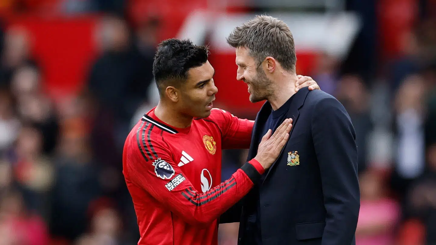 Michael Carrick (th.) – her sammen med med Casemiro – har tidligere (tilbage i 2021) været midlertidig manager i Manchester United. Så var hans tid som spiller i klubben mere solid, for den varede 12 år.