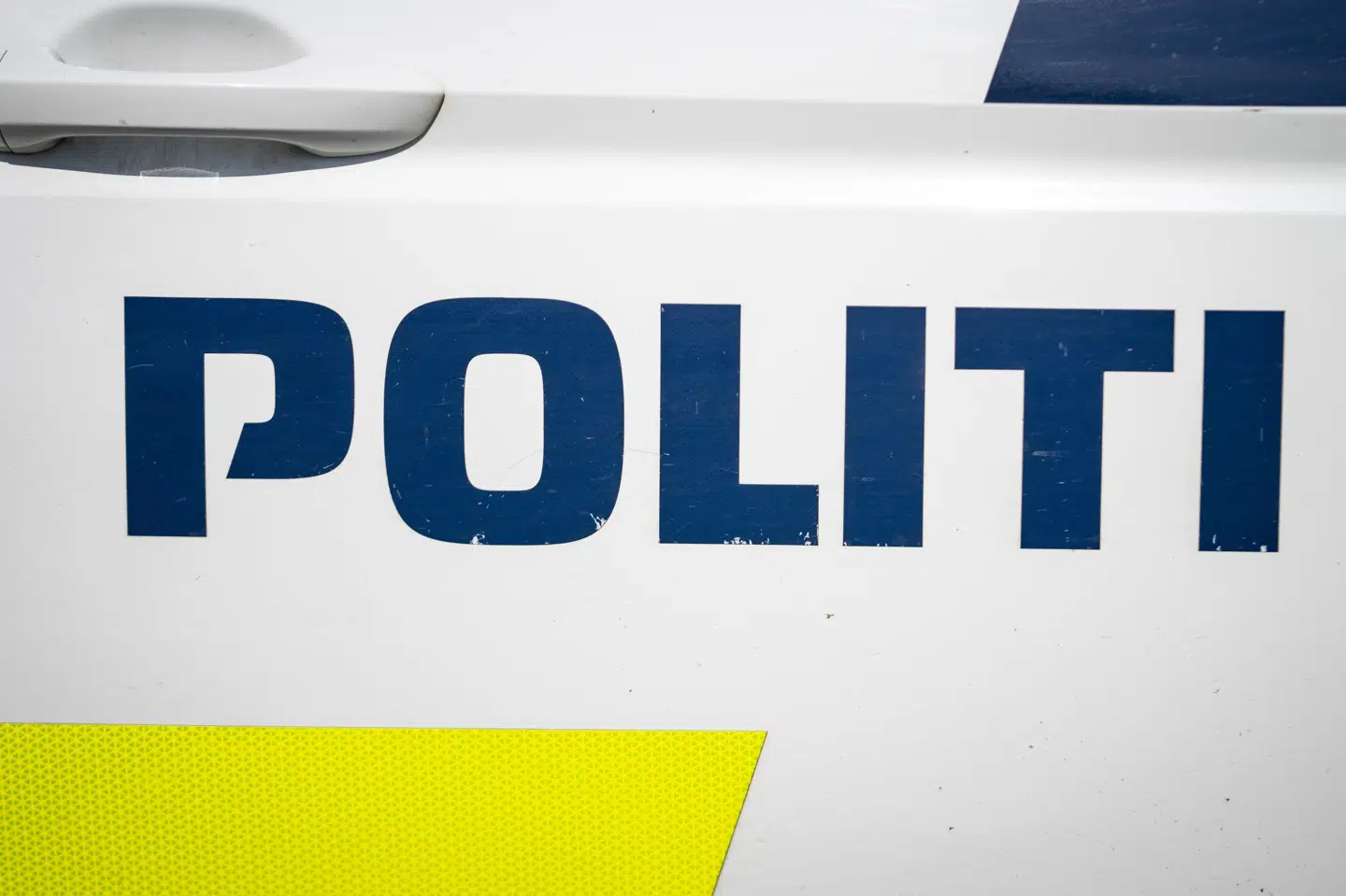 Bornholms Politi har tre gange på to dage uddelt bøder til mænd, som har trodset et forbud mod at flyve med drone på øen. En af dem fløj med dronen tæt på lufthavnen. (Arkivfoto).
