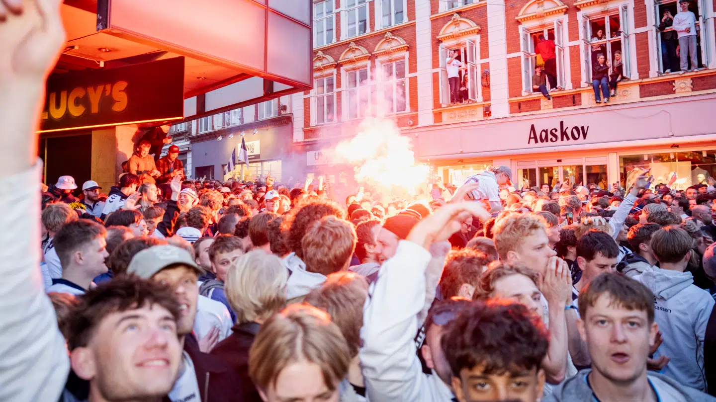AGF vinder Superligaen og mesterskabet fejres i Aarhus søndag den 10. maj 2026.