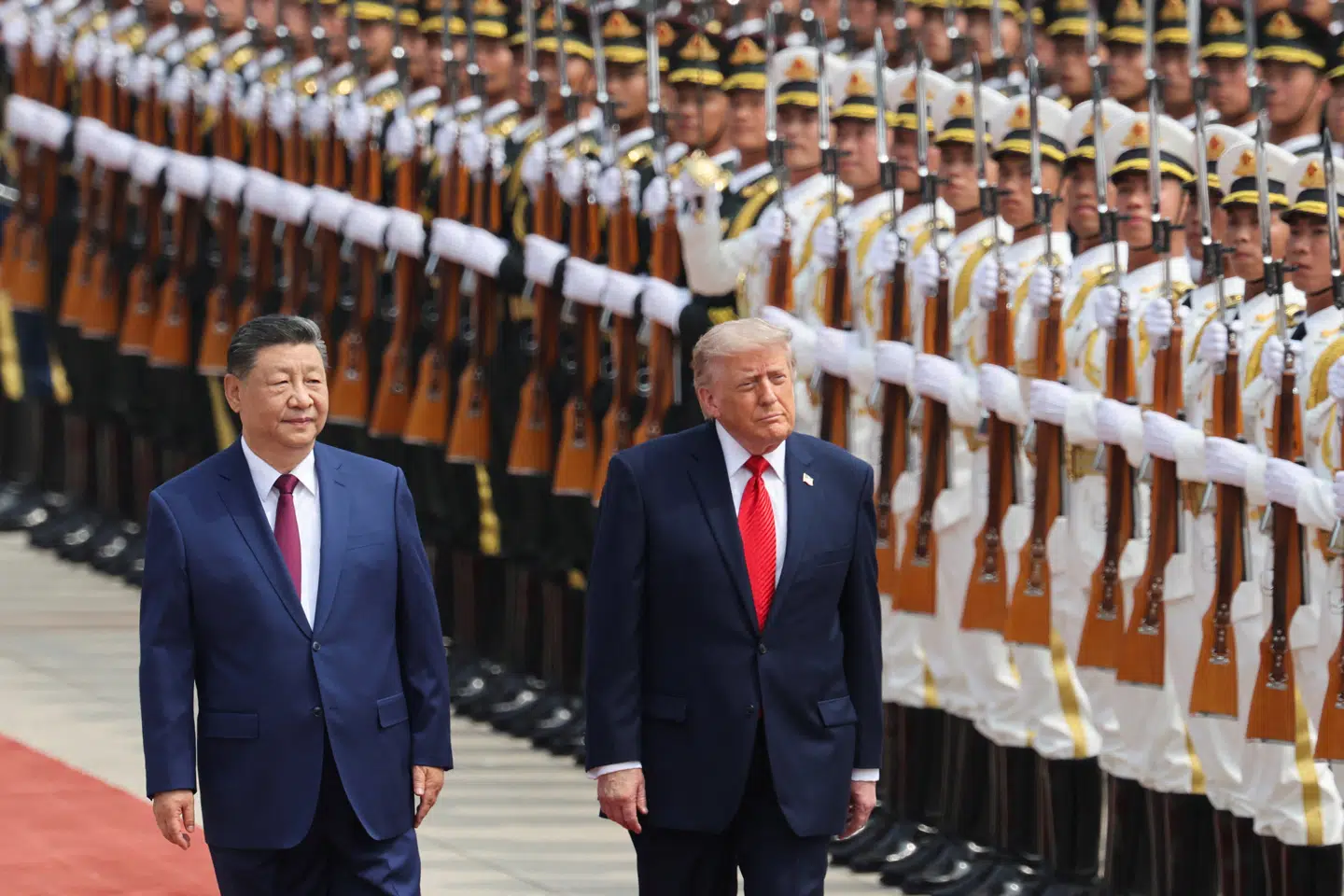 Her ses den amerikanske præsident, Donald Trump, og den kinesiske præsident, Xi Jinping, under deres møde natten til torsdag dansk tid.