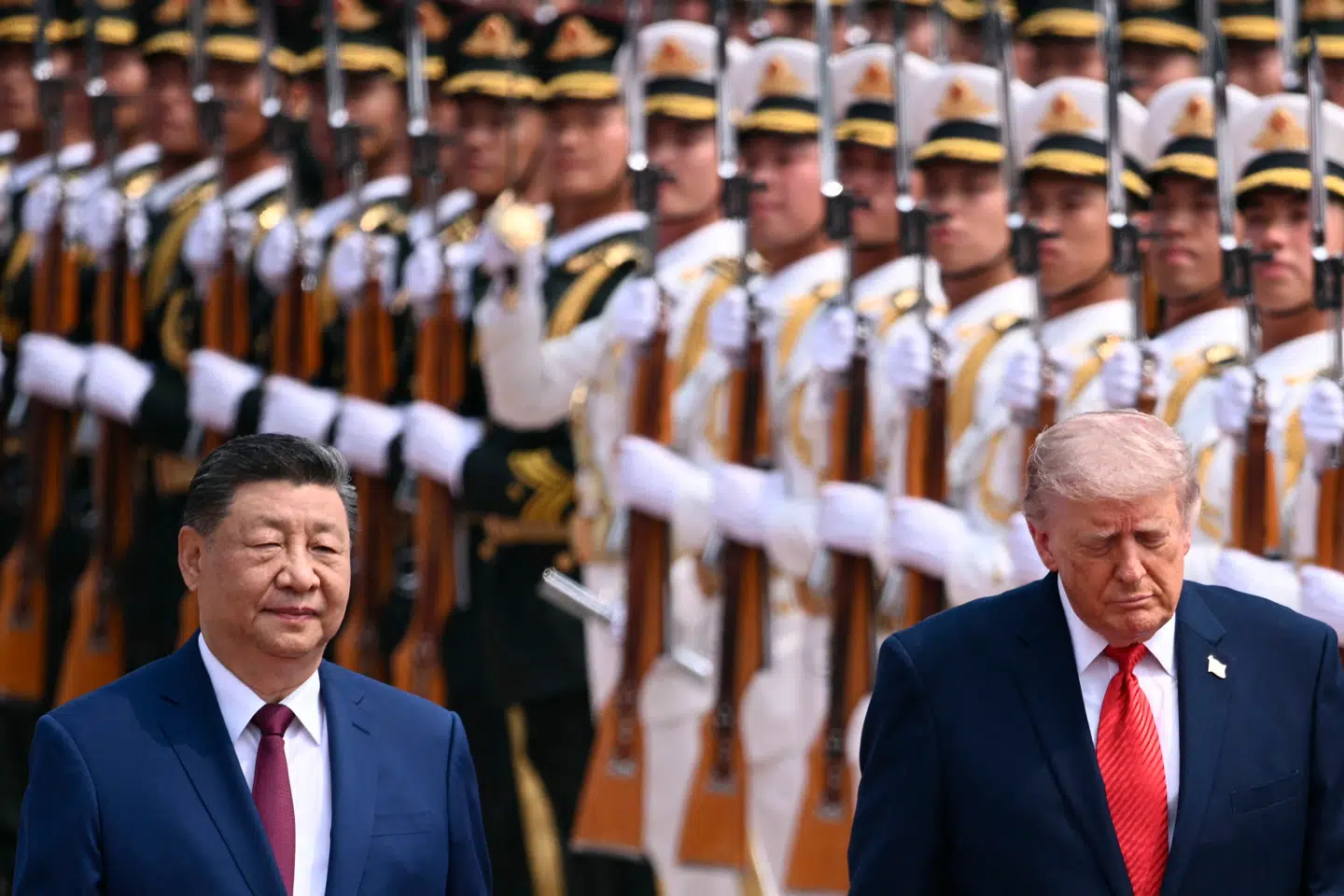 Her ses den amerikanske præsident, Donald Trump, og den kinesiske præsident, Xi Jinping, under deres møde natten til torsdag dansk tid.