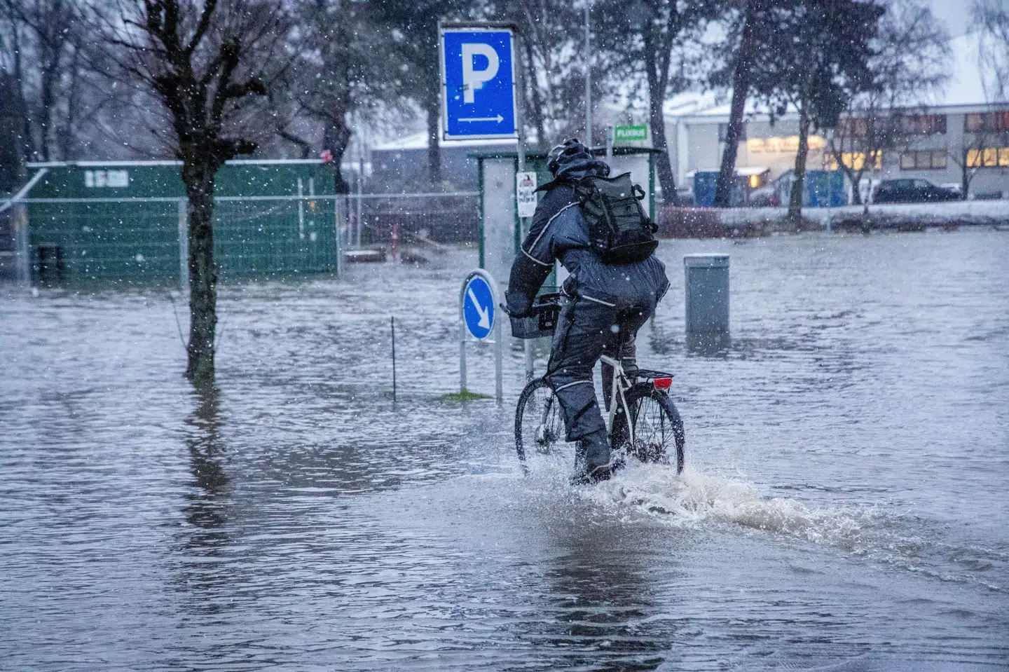 Fremtidens kraftige regn kan både give bygningsskader, men også gå ud over virksomheders produktion. Det vurderer forskere fra DTU i ny rapport. (Arkivfoto).