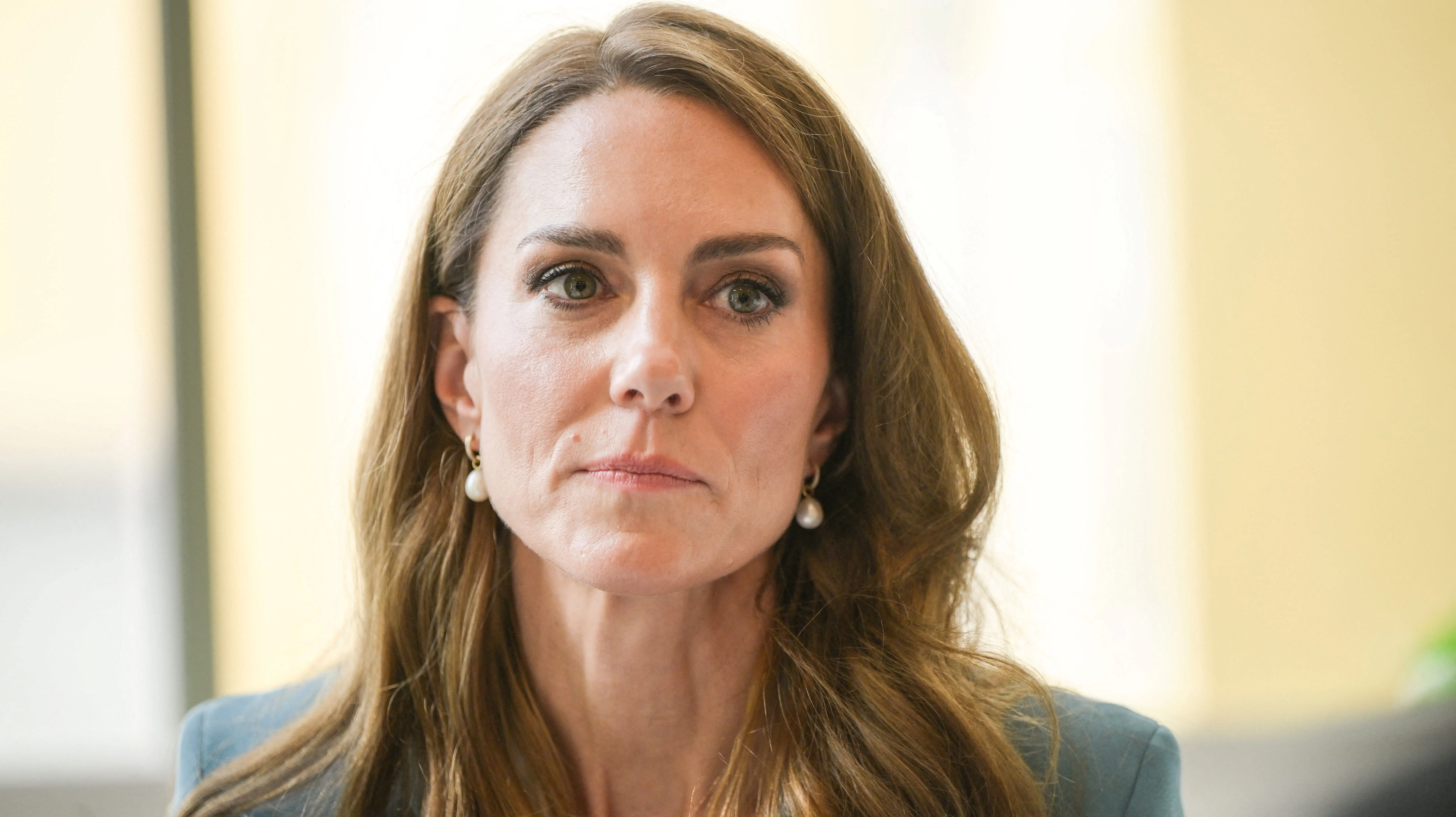 Billede vækker opsigt: Prinsesse Kate bryder royal protokol