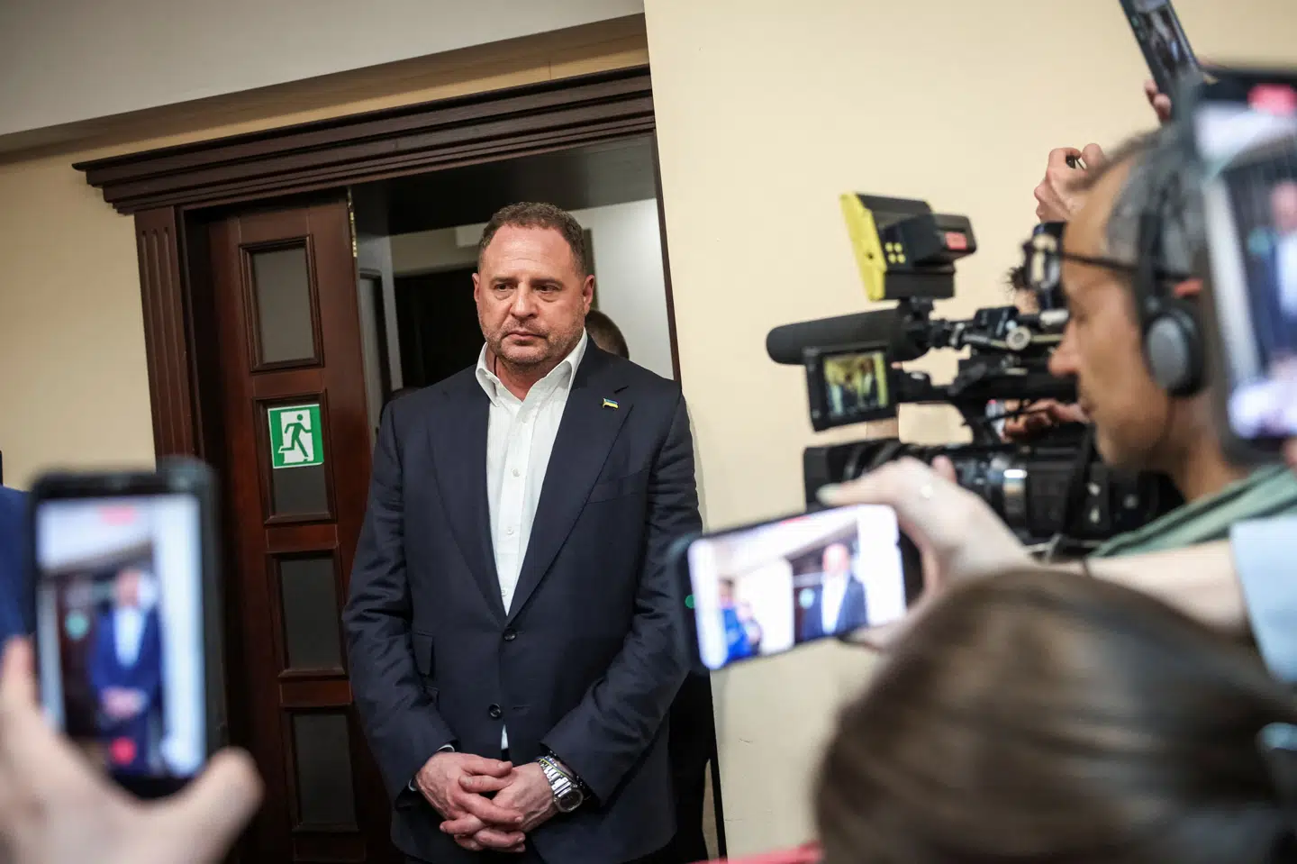 Zelenskyjs tidligere nære rådgiver, Andrij Jermak, mødte tirsdag i retten i en korruptionssag, hvor han er mistænkt. En domstol har torsdag besluttet, at han skal tilbageholdes eller betale en kaution. (Arkivfoto).