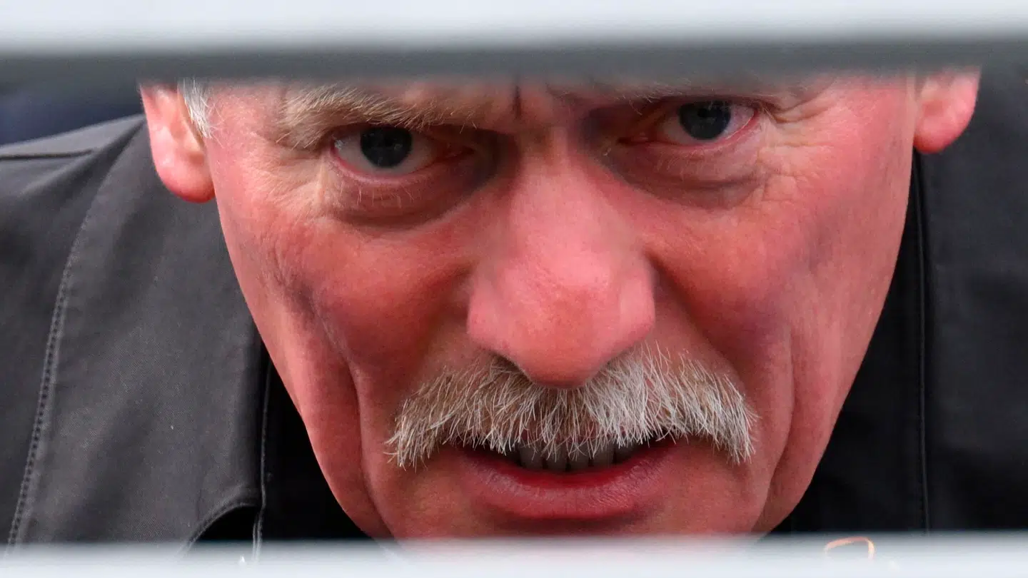 Her ses talsmanden for Kreml, Dmitrij Peskov, den 9. maj i Moskva.