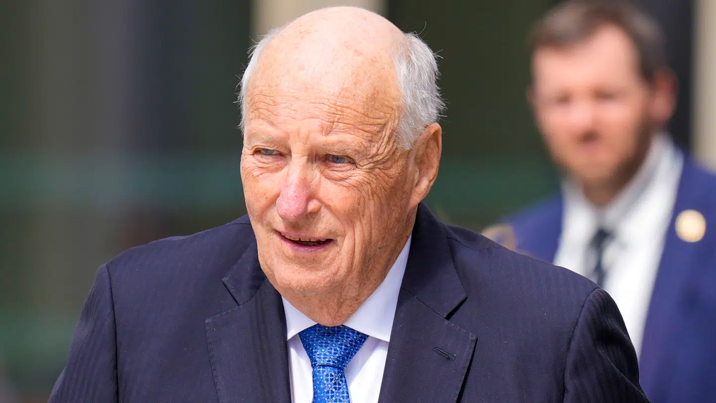 Kong Harald besøgte så sent som i tirsdag den norske statsminister Jonas Gahr Støre på hans kontor i forbindelse med det nye regeringskvartal.