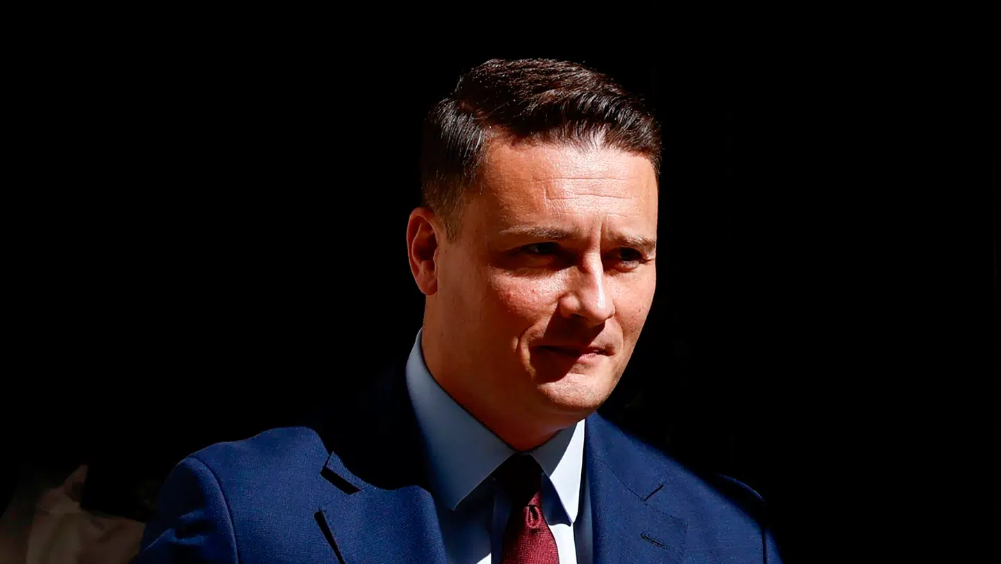 Den britiske sundhedsminister Wes Streeting trækker sig torsdag fra sin post.