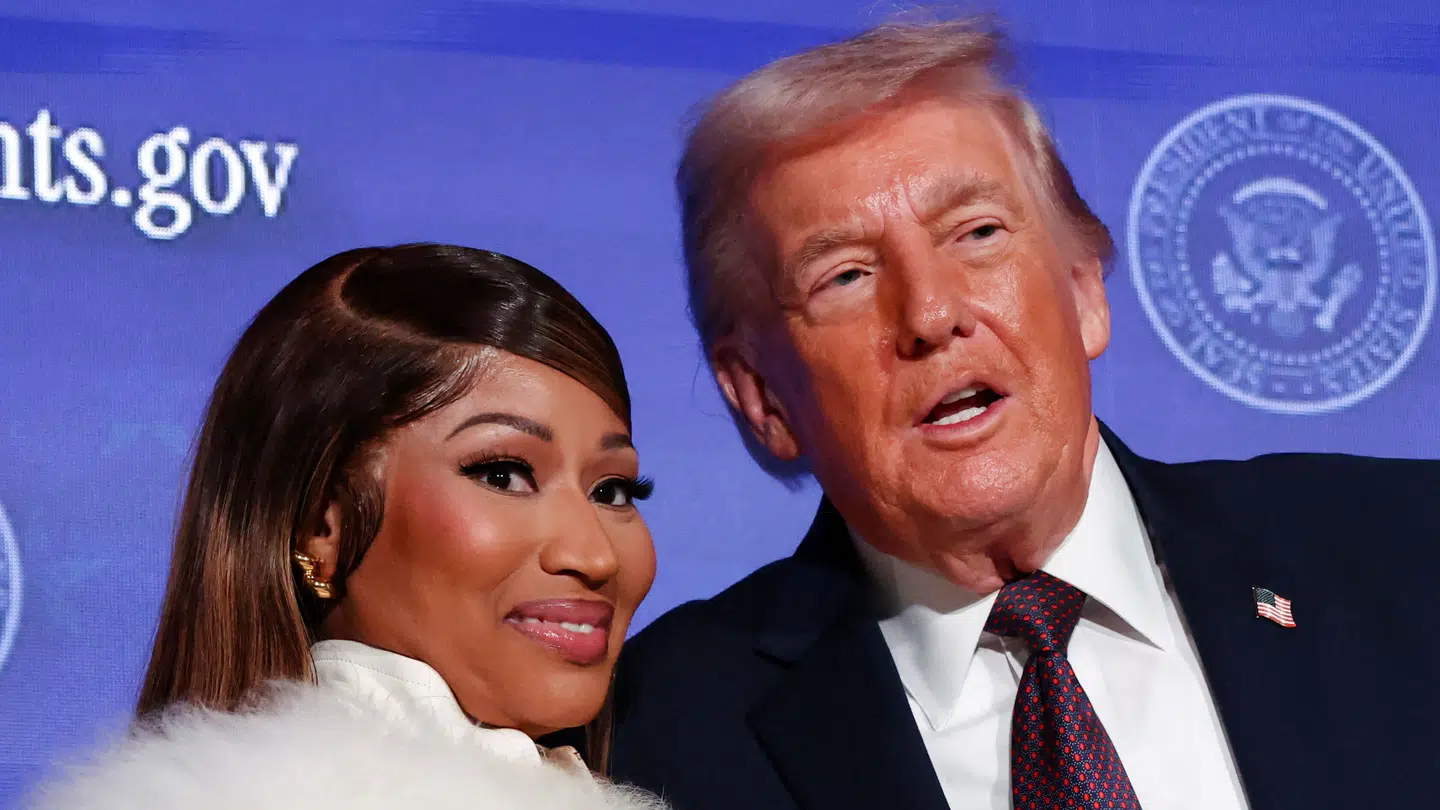 Nicki Mina og Donald Trump på scenen sammen i januar.
