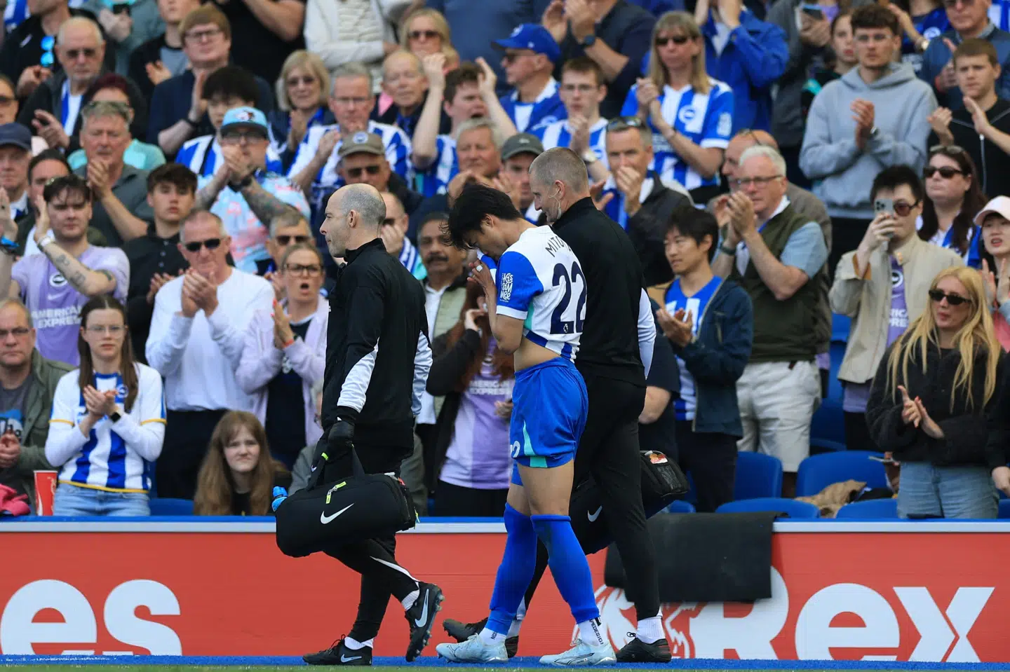 Den japanske Brighton-spiller Kaoru Mitoma måtte udgå af seneste Premier League-kamp med en skade, der forhindrer ham i at deltage ved VM.