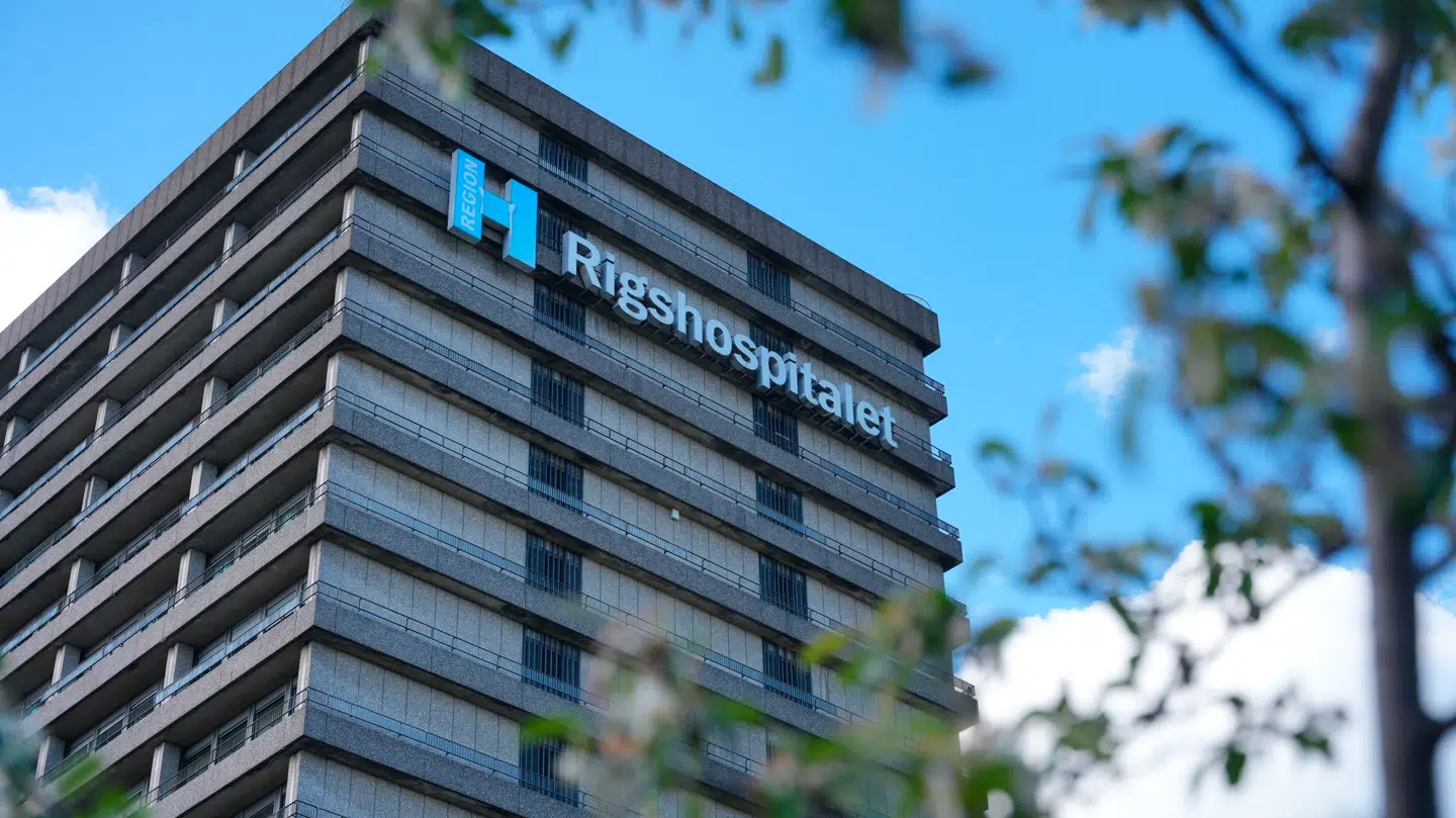 Dronning Margrethe er indlagt på Rigshospitalet i København.
