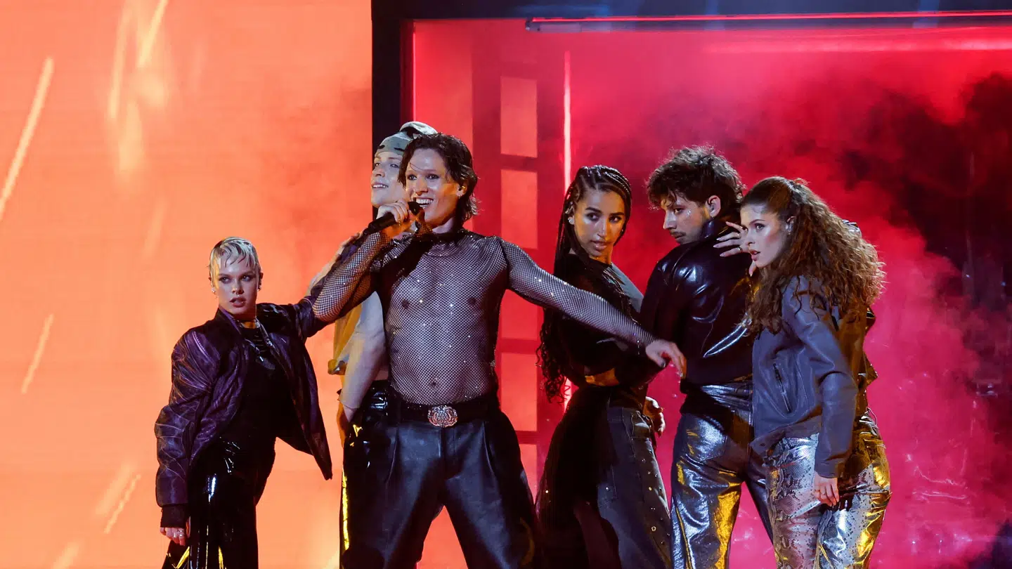Soren Torpegaard Lund med 'Før vi går hjem' under semifinalen i dette års Eurovision torsdag. Han sikrede sig en finaleplads.