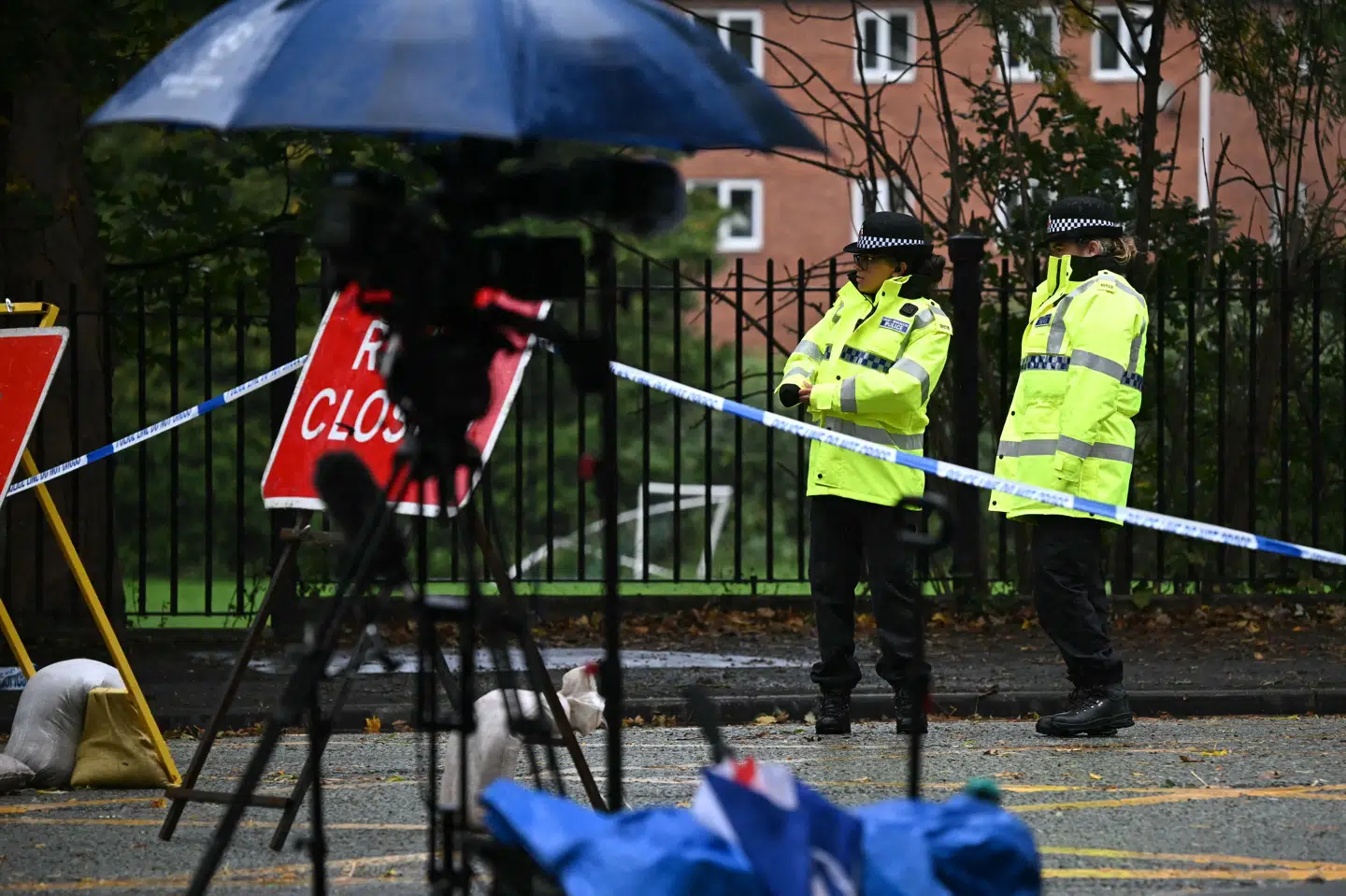 Overvågningsgrupper melder om en stigning i både antisemitiske og islamofobiske hændelser i Storbritannien. I oktober sidste år blev to personer dræbt og flere andre kritisk såret af knivstik, da en mand angreb en synagoge i Manchester. (Arkivfoto).