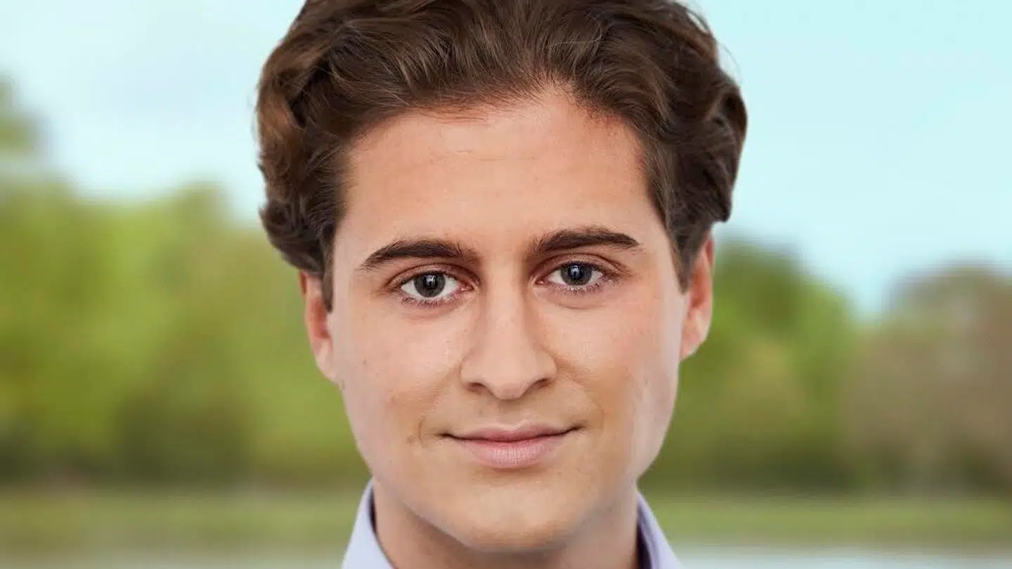 Benjamin Haxha blev meget chokeret over Frederik Lind Køppens tøjvalg. Selv køber han ikke forfatterens undskyldning om uvidenhed.