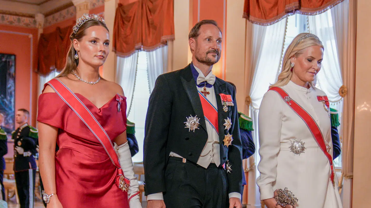 Selvom prinsessen lige nu lever sit studieliv i Sydney, så er hun stadig tronfølger i det norske kongehus og kan ikke slippe de royale forpligtelser fuldstændig.