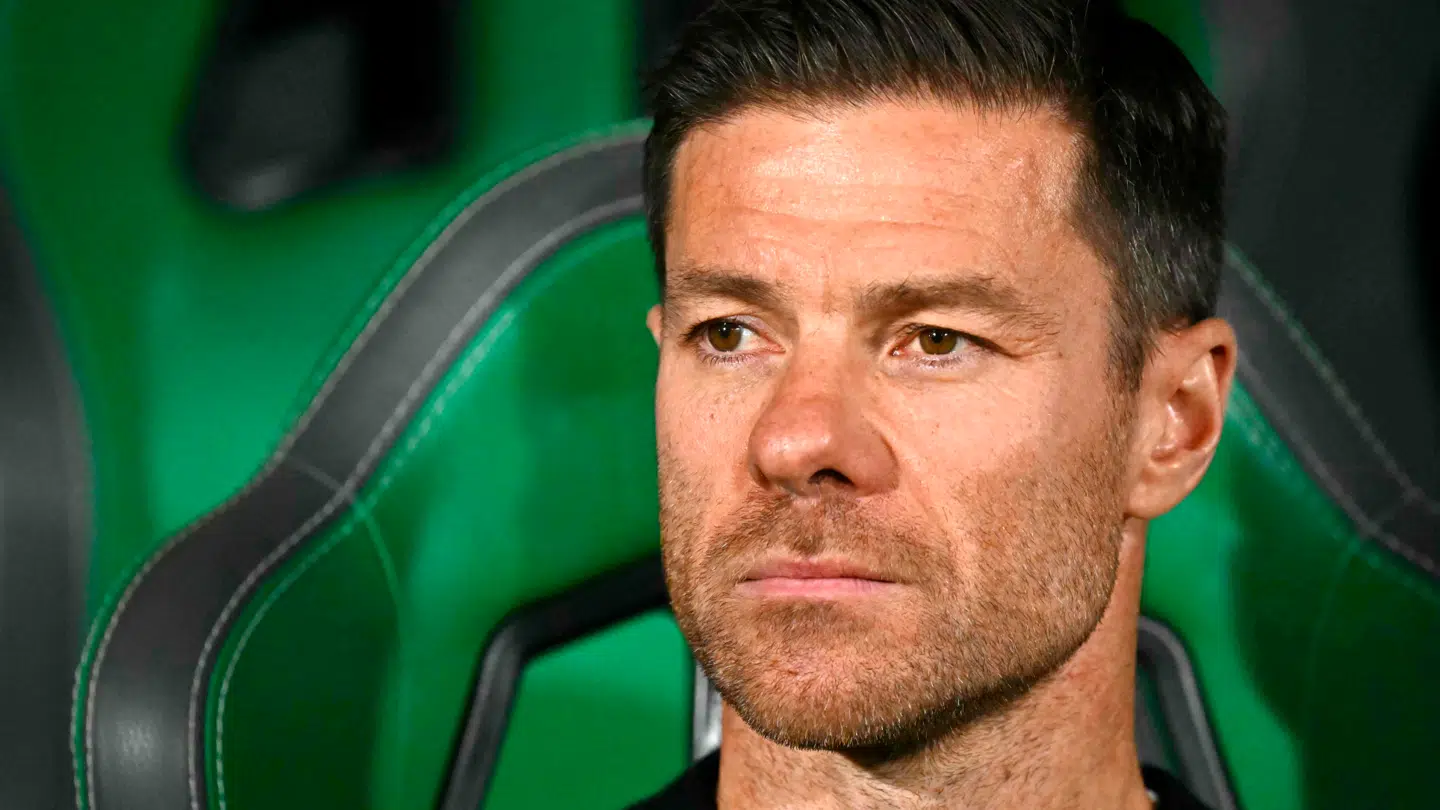 Xabi Alonso er blevet ansat på en fireårig kontrakt.
