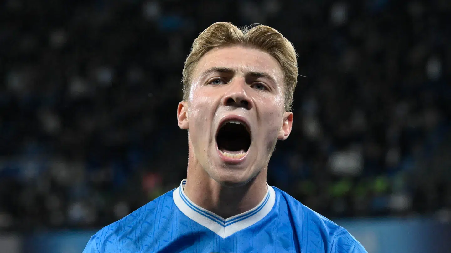 Rasmus Højlund er officielt færdig i Manchester United og skriver nu under på en permanent aftale i Napoli.