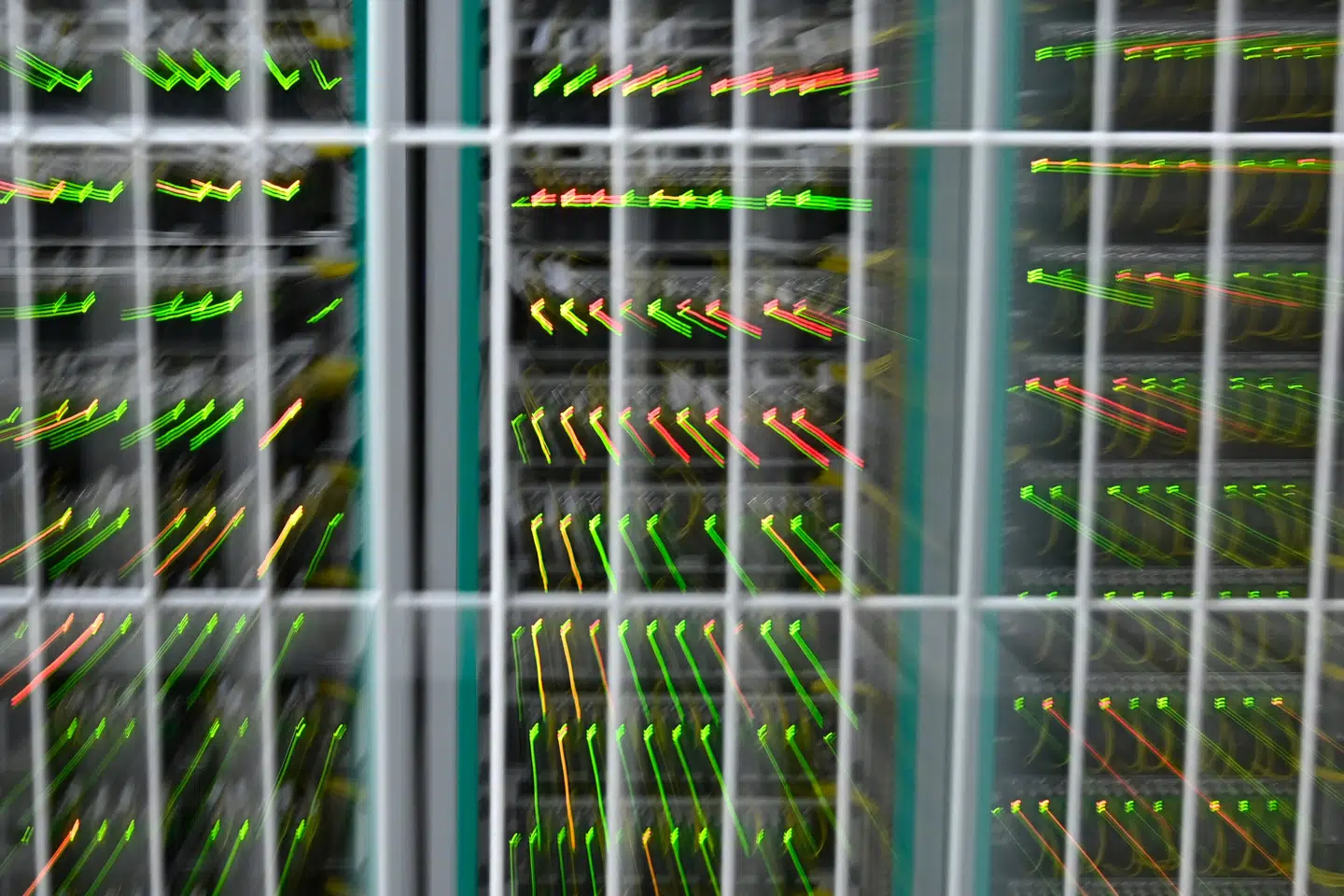 I flere lande, som her i Frankrig, er der i de seneste år bygget datacentre, som bruger meget strøm. Herhjemme mener tre politiske partier, at der er behov for at prioritere i adgangen til elnettet. (Arkivfoto).