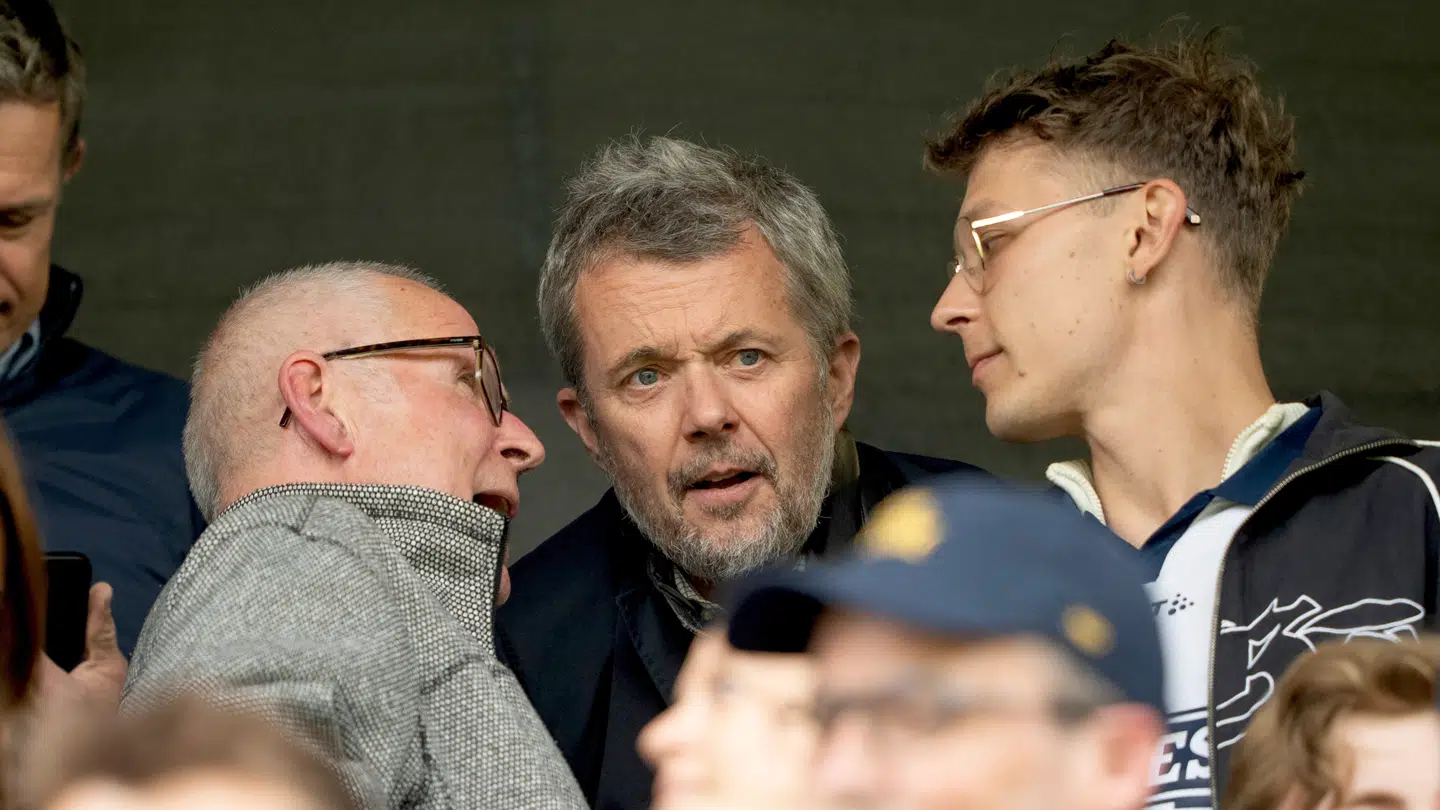 Kong Frederik tog sig tid til at hilse på mange.