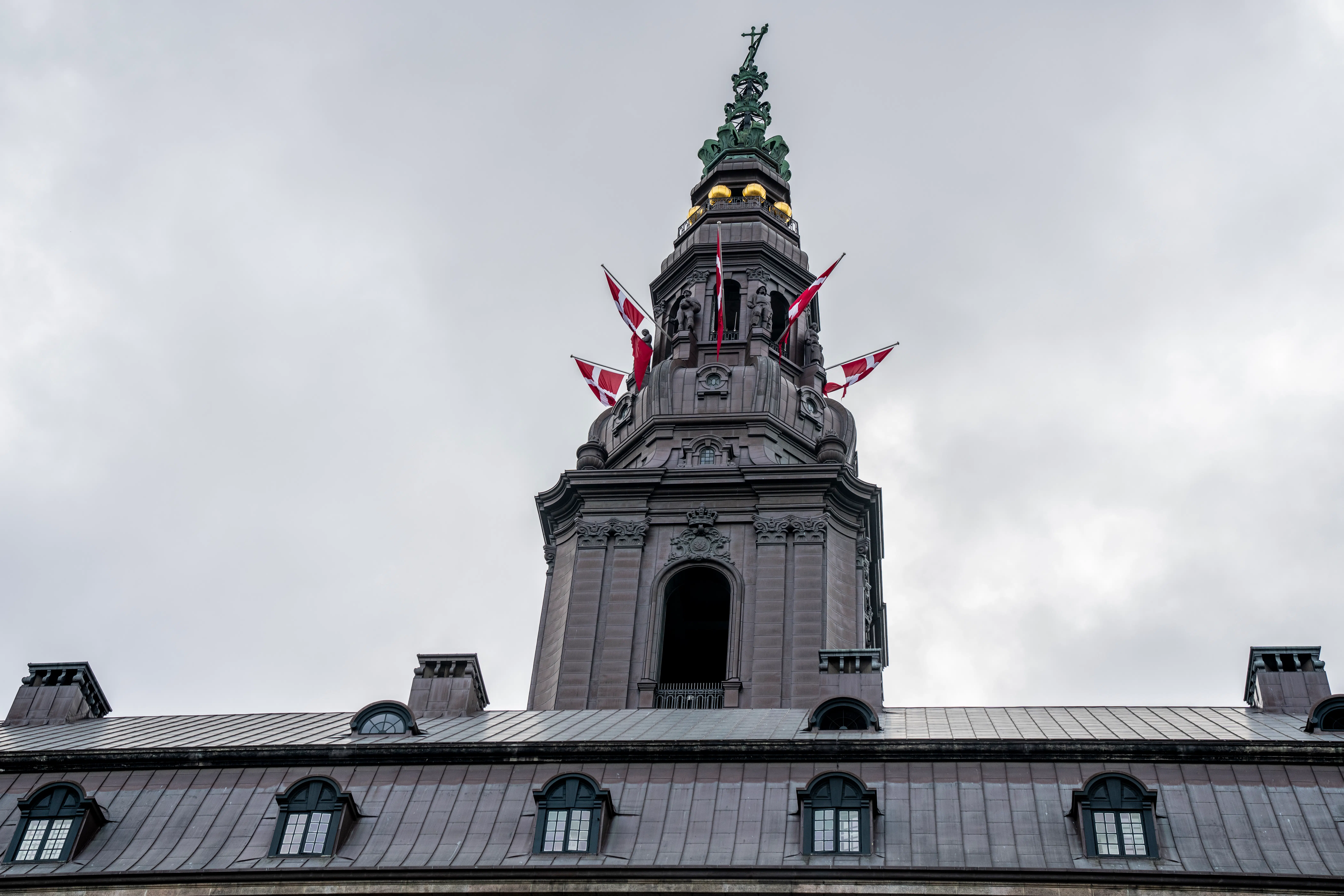 Leder om sygefravær er en alvorlig anklage mod hundredtusindvis af offentligt ansatte