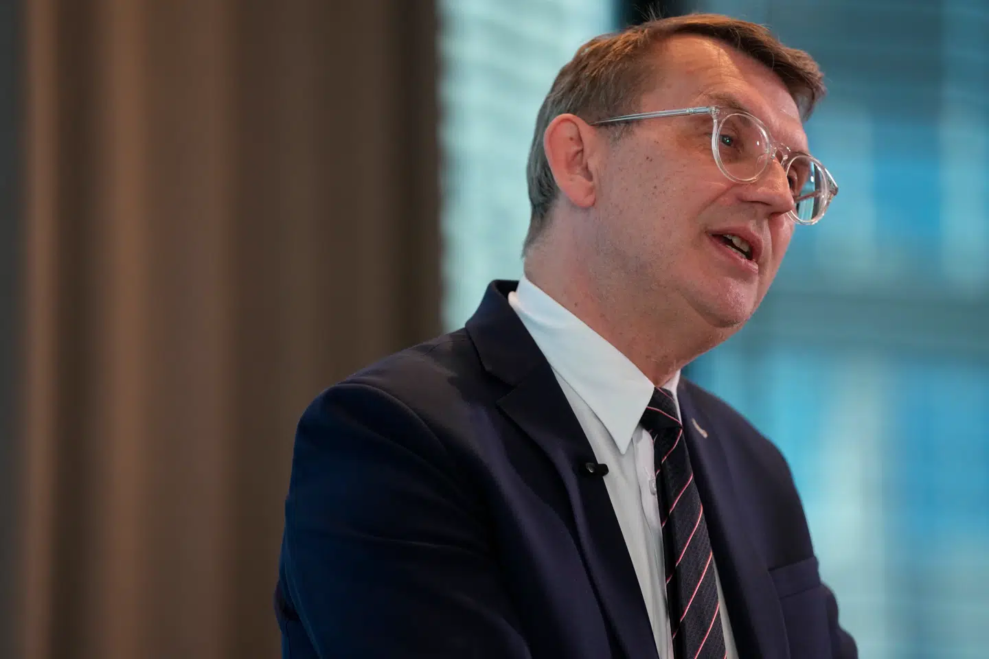 Troels Lund Poulsen (V) gik til valg på opgør med konvention og sænkelse af udviklingsbistand. Nu er begge løfter droppet i et nyt udspil for en kommende regering.