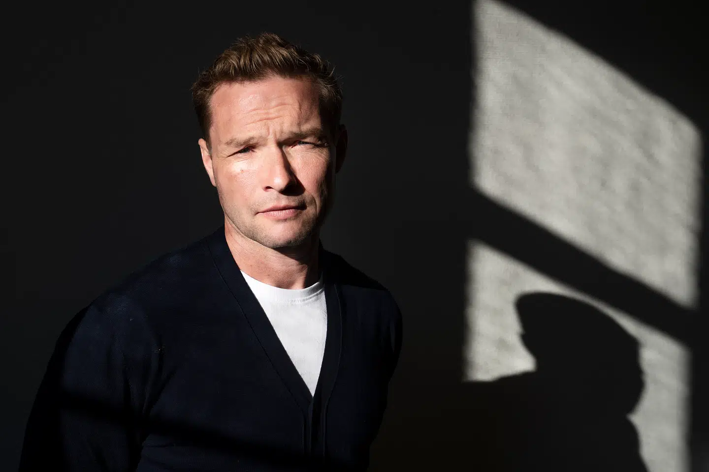 Beskæftigelses-, integrations- og erhvervsborgmester Andreas Keil (S) fik selv syn for sagen på Ørestad Gymnasium. Sammen med flere konkrete forslag stempler han ind i debatten om social kontrol. I samme ombæring følger en opfordring.