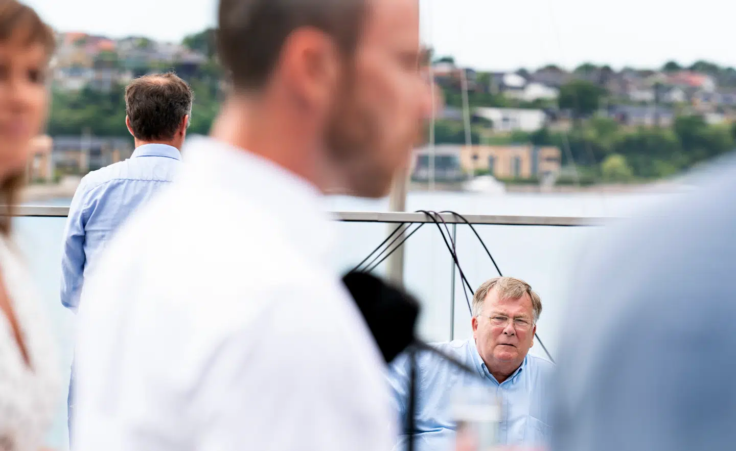 Claus Hjort Frederiksen overværer Jakob Ellemann-Jensen, Sophie Løhde og Karsten Lauritzen under Venstre's pressemøde i forbindelse med deres sommergruppemøde på Hotel Alsik i Sønderborg, 21. august 2020.