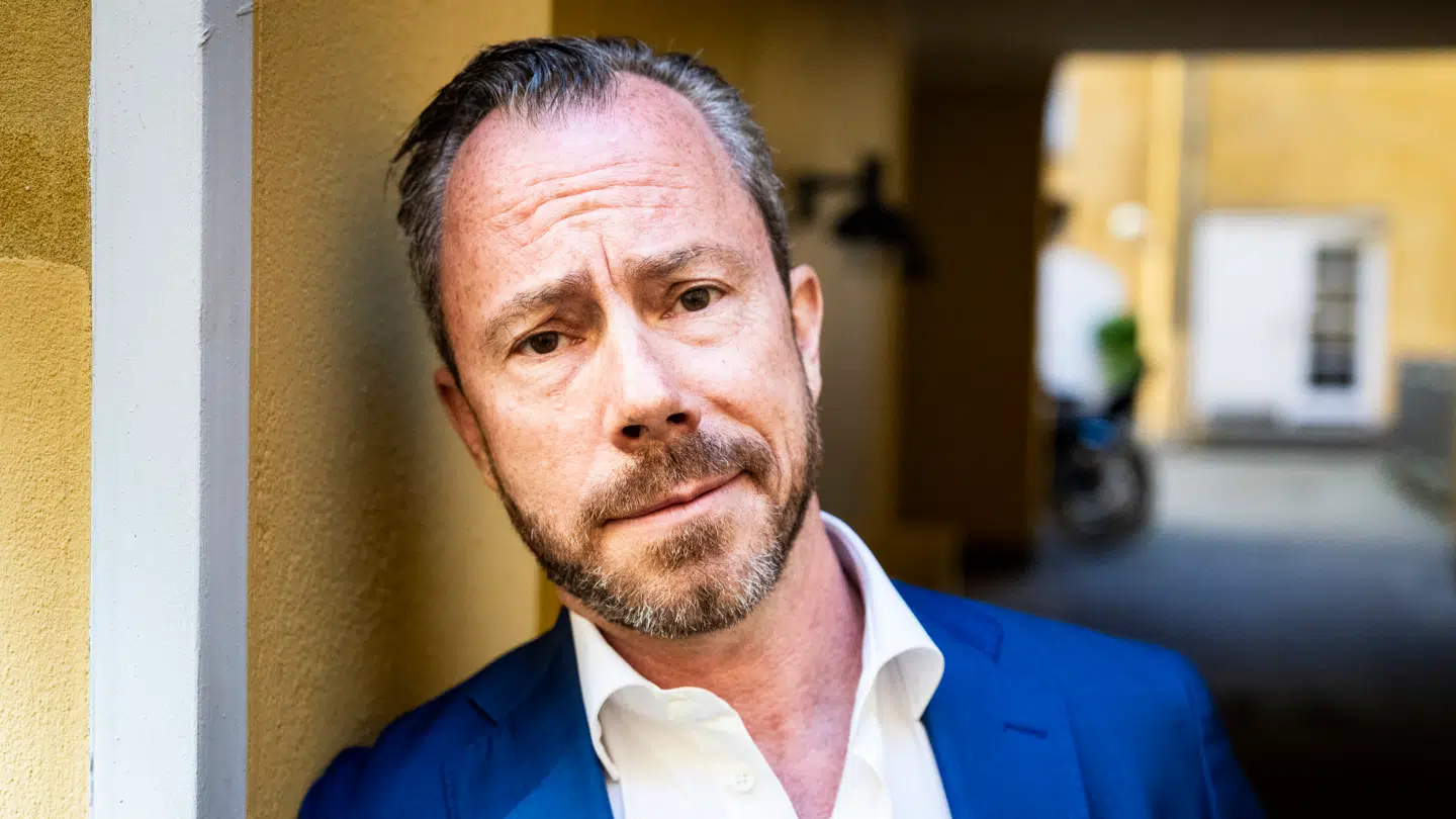 Jakob Ellemann-Jensen har skrevet bogen 'Udvalgte kolbøtter'.