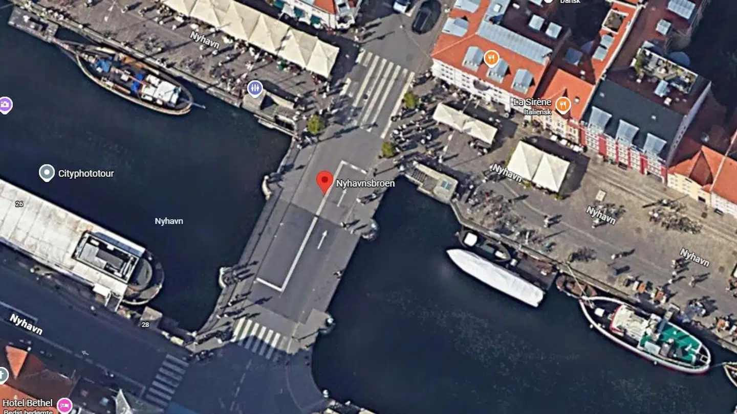 Den gamle Nyhavnsbro, der går mellem Toldbodgade og Holbergsgade i Nyhavn, kan ikke lukke.