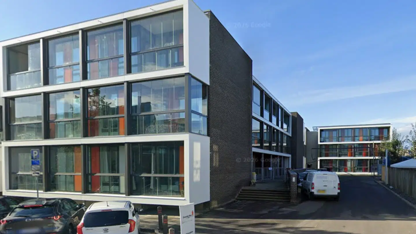Først blev 13 personer på Plejecenter Holmegården i Vejle konstateret smittet med den frygtede lungesygdom.