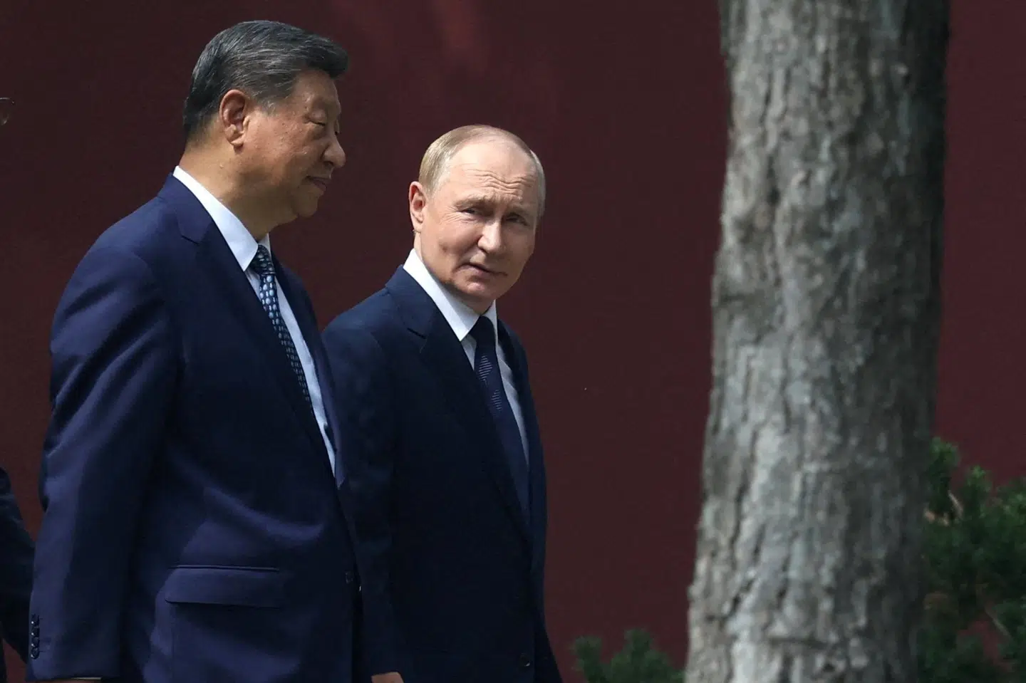 Ruslands præsident, Vladimir Putin, og Kinas præsident, Xi Jinping, ses under et møde i september sidste år. (Arkivfoto).