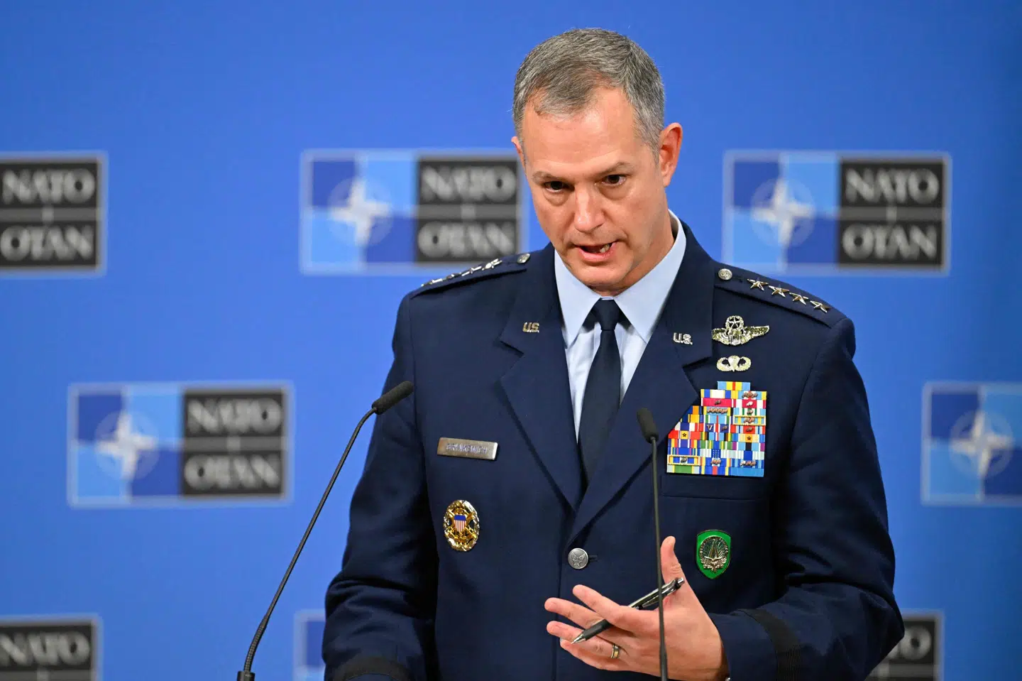 Natos øverstkommanderende i Europa, den amerikanske general Alexus Grynkewich, siger tirsdag på et pressemøde i Bruxelles, at Nato kan forvente yderligere tilbagetrækning af amerikanske soldater fra Europa.