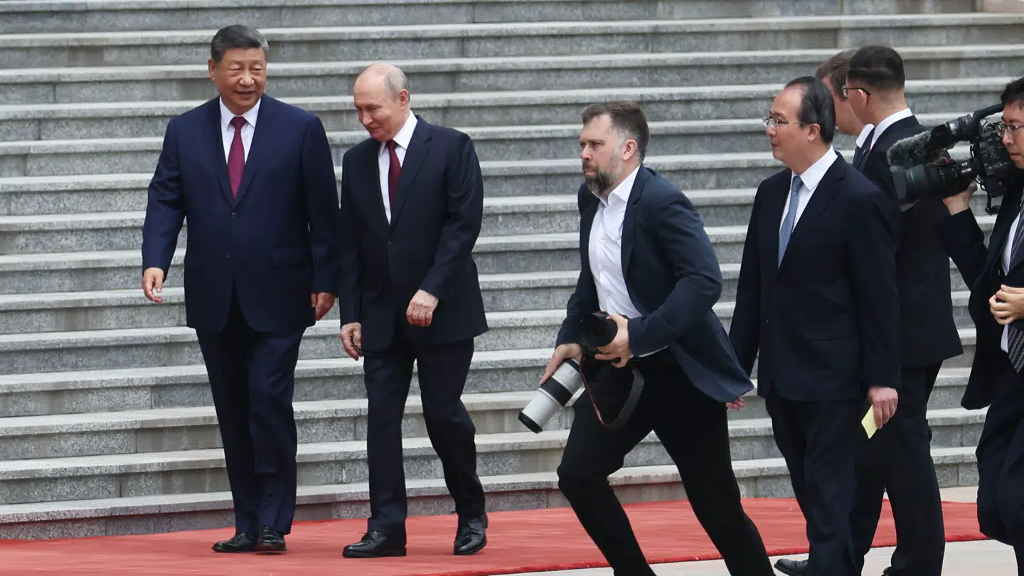 Her ses et billede fra mødet denne morgen, hvor den kinesiske præsident, Xi Jinping, og den russiske præsident, Vladimir Putin, har indledt deres møde i Beijing.