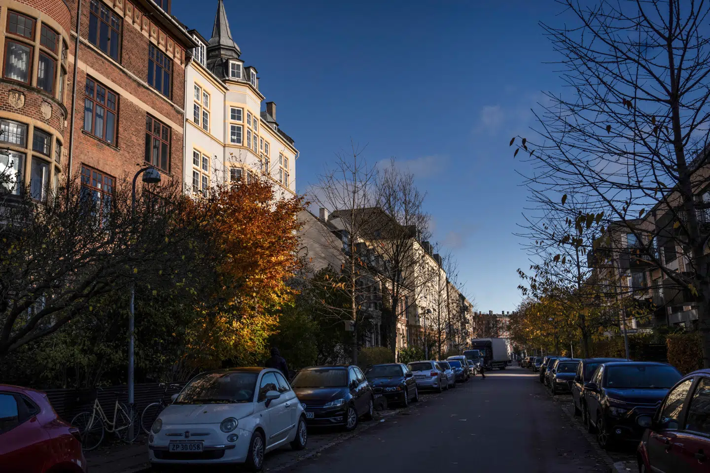 Antallet af handler med københavnske ejerlejligheder falder, viser nye tal.
