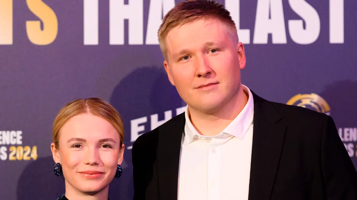 Emil Nielsen med sin kæreste Sara flytter denne sommer fra Barcelona til Veszprem i Ungarn.