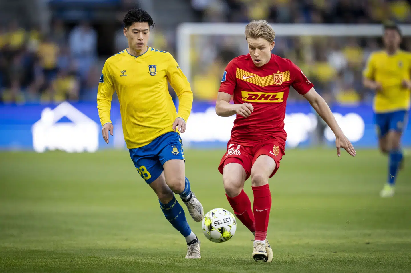 Daniel Svensson var et af FCN's store salg sidste sommer, og det var med til at sikre et solidt overskud. (Arkivfoto).