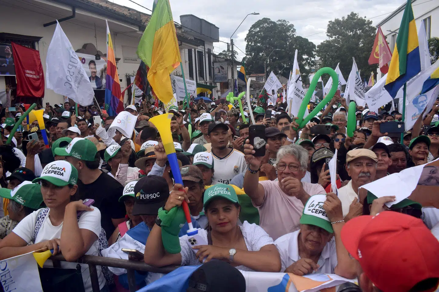 Valgkampen er i fuld gang i Colombia, hvor indbyggere den 31. maj skal i stemmeboksen. Flere oprørsgrupper vil i forbindelse med valget indstille angrebene. (Arkivfoto).