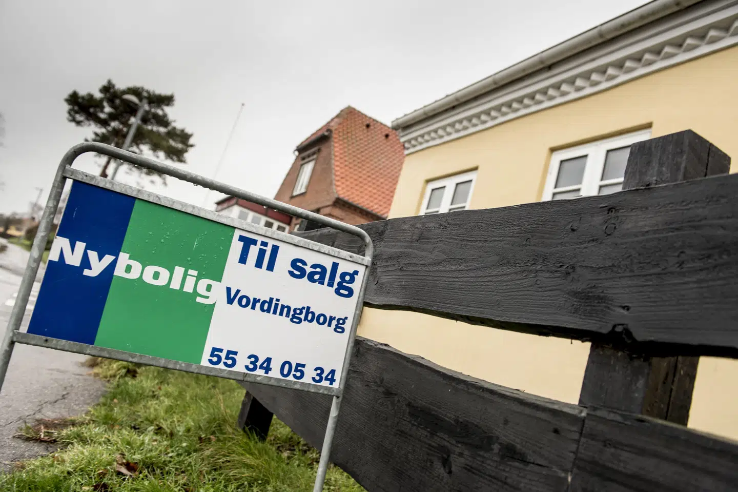 Boligsalget på Vest- og Sydsjælland er steget i april. Det kan ifølge en boligøkonom afspejle, at store prisstigninger i København får folk til at afsøge muligheder længere ude på Sjælland. (Arkivfoto).