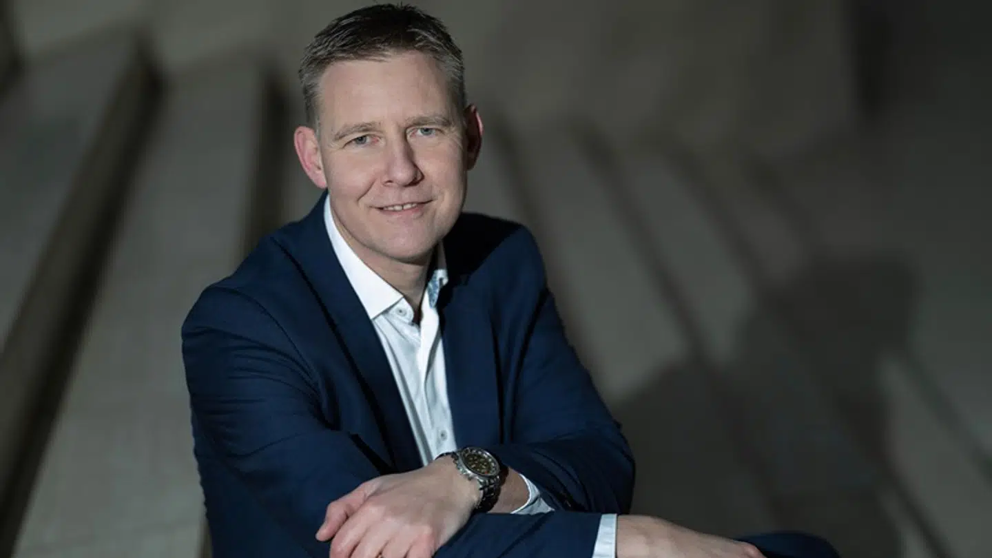 Frank Øland, chefstrateg i Danske Bank, peger især på to temaer, som investorer bør holde særligt øje med den kommende tid.