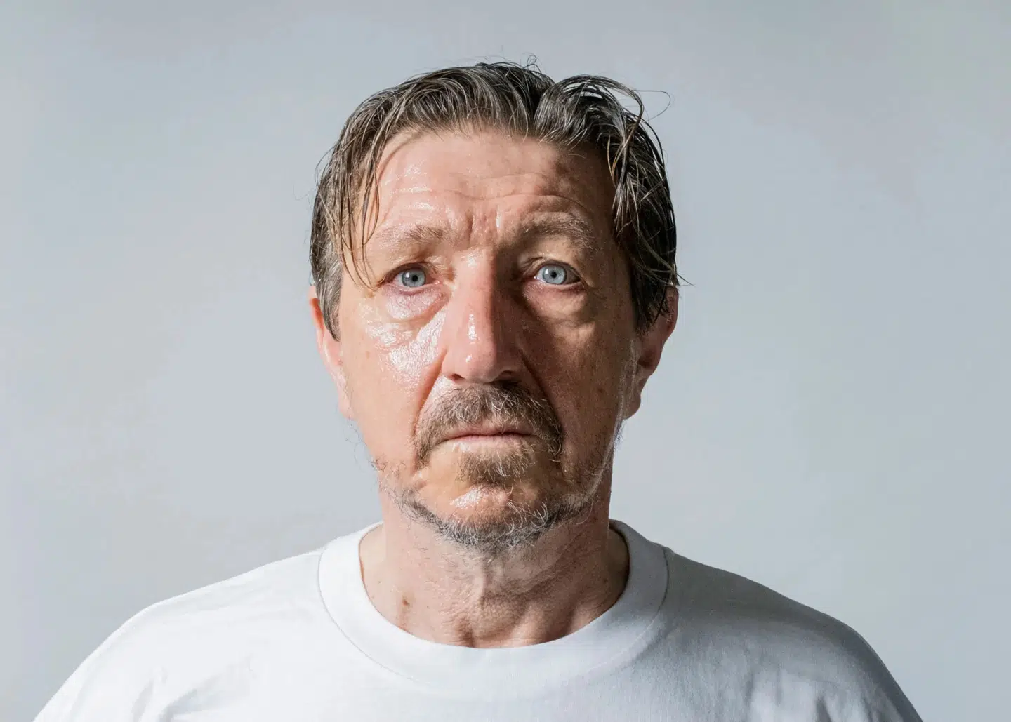 Nicolaj Kopernikus spiller titelrollen i »Faust«. Historien om manden, der ikke kan få nok, får et moderne tvist på Betty Nansen Teatret.
