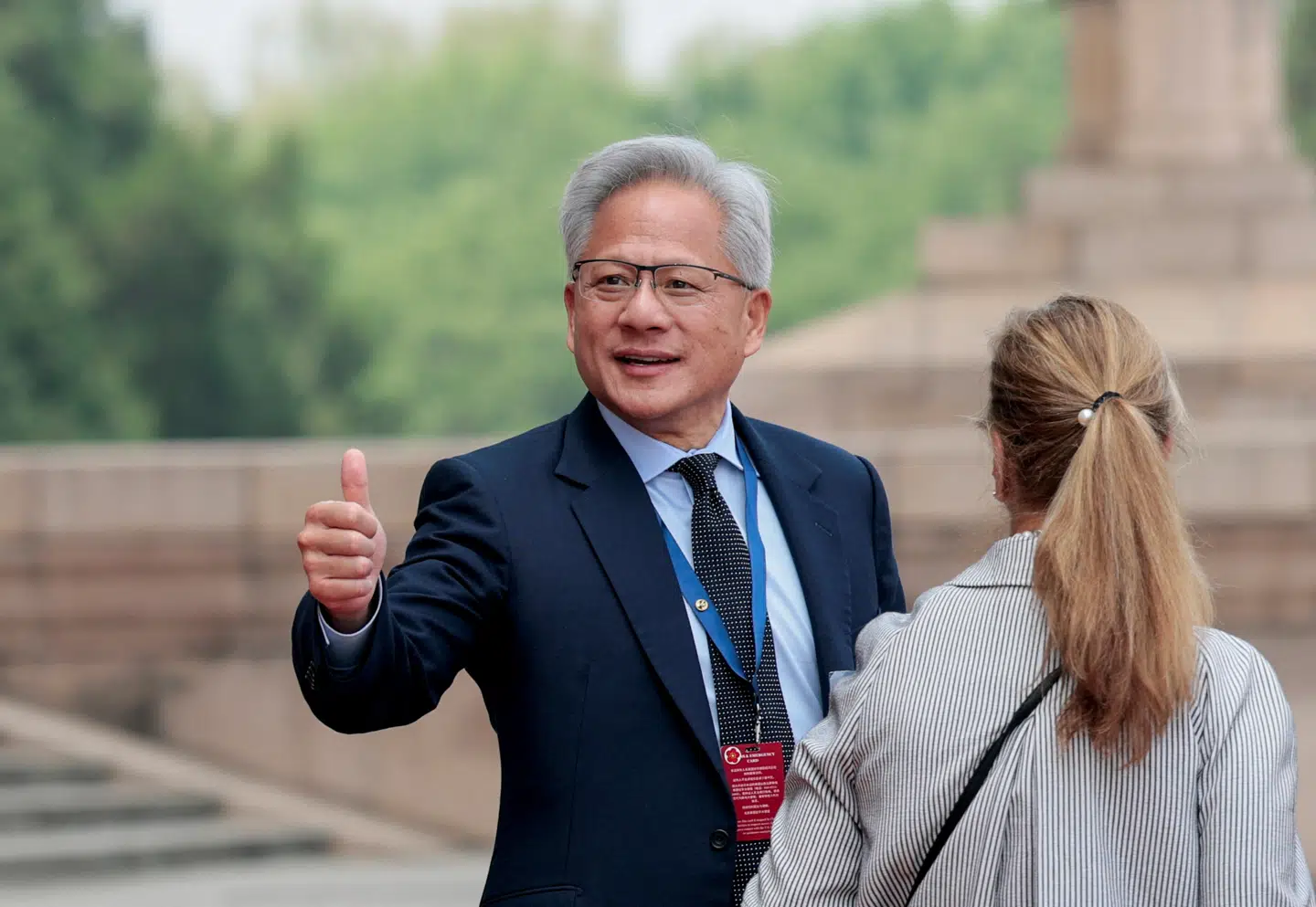 Jensen Huang er stifter og topchef i den amerikanske kæmpe, der er verdens største selskab målt på markedsværdi.