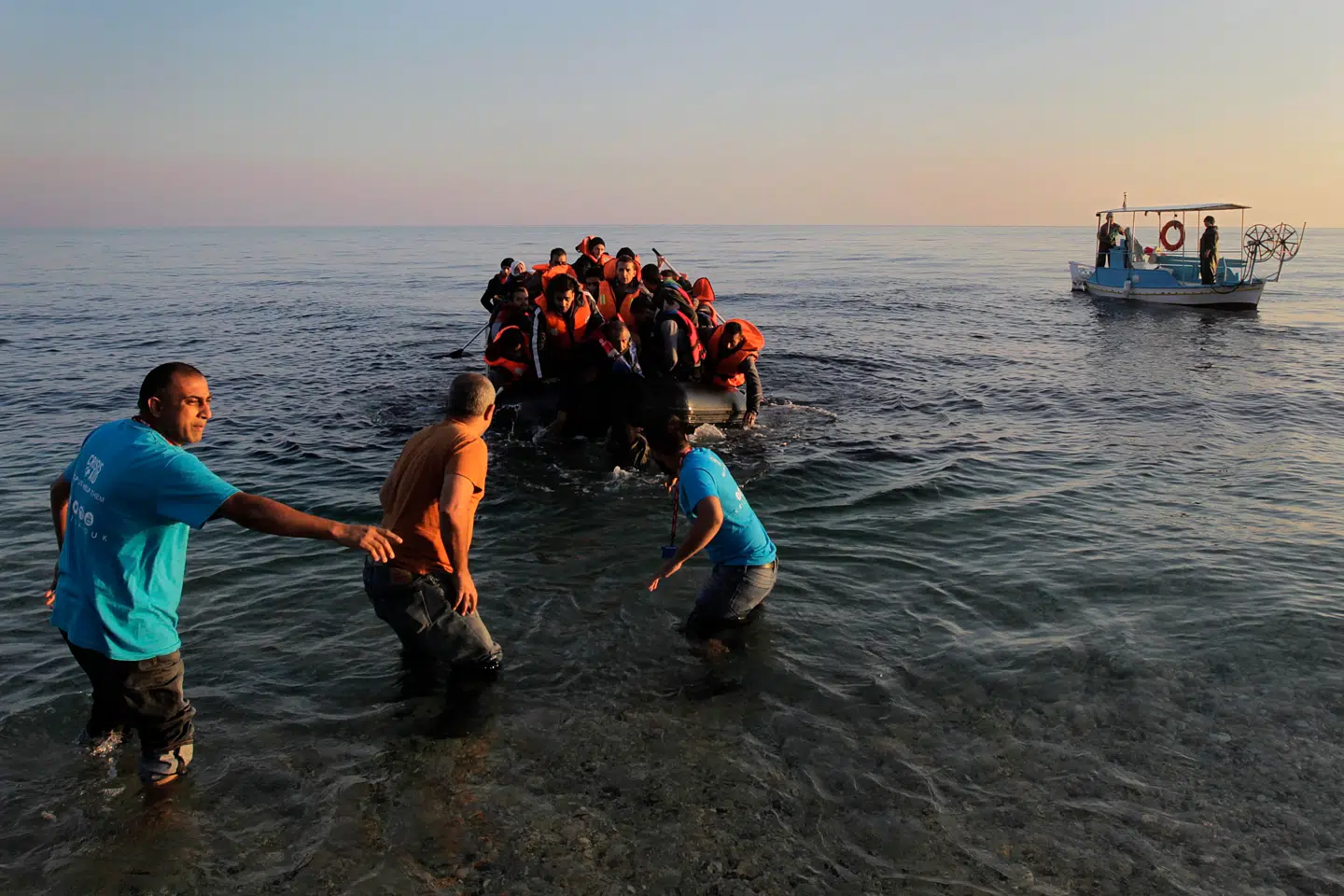 For et årti siden kulminerede den store flygtninge- og migrantkrise i Middelhavet, hvor tusindvis af mennesker på flugt fra navnlig Syrien ankom til den græske ø Lesbos. Siden har asylpolitikken været et europæisk stridspunkt, og til juni træder EUs migrationspagt i kraft.