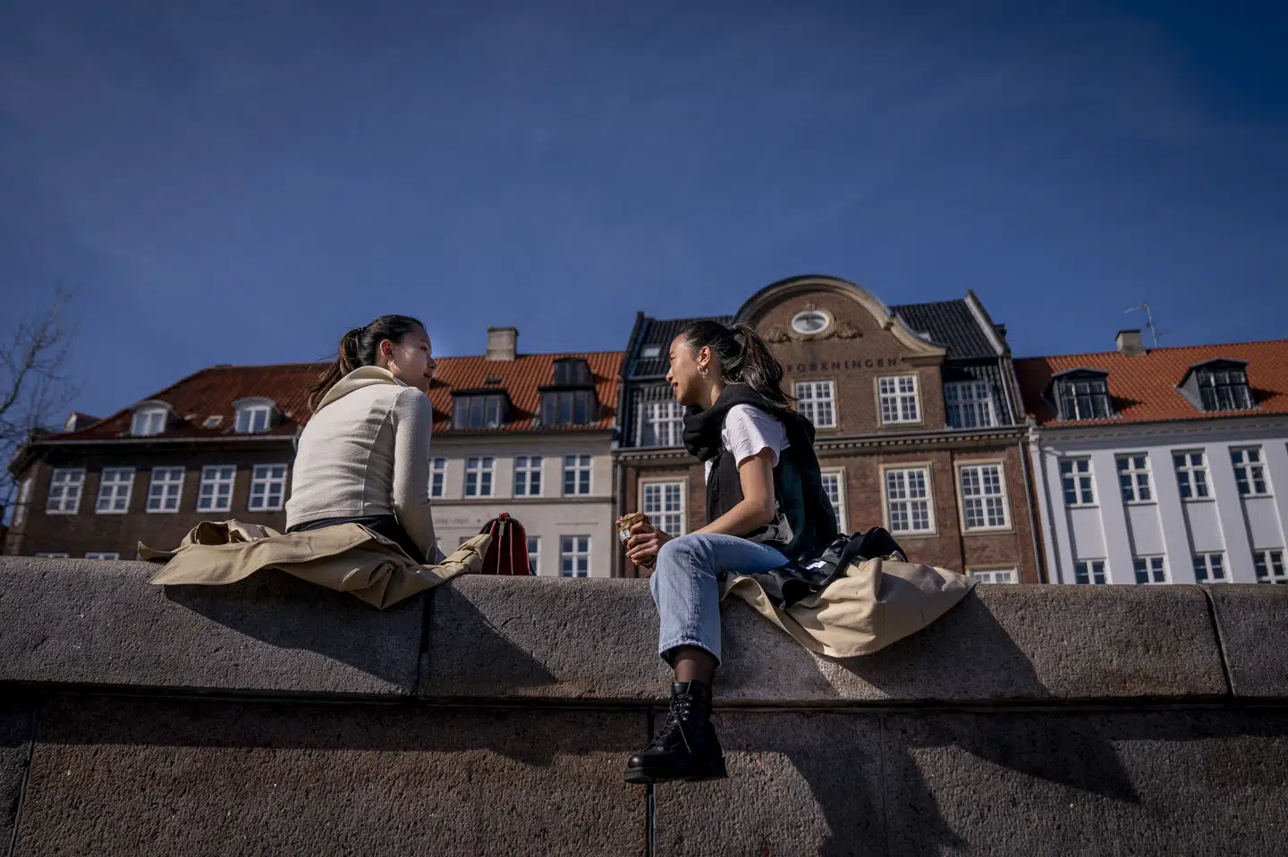 Temperaturerne vil i weekenden nå op omkring 20 grader. Bortset fra lørdag, hvor der kortvarigt er risiko for regn, holder vejret tørt. (Arkivfoto).