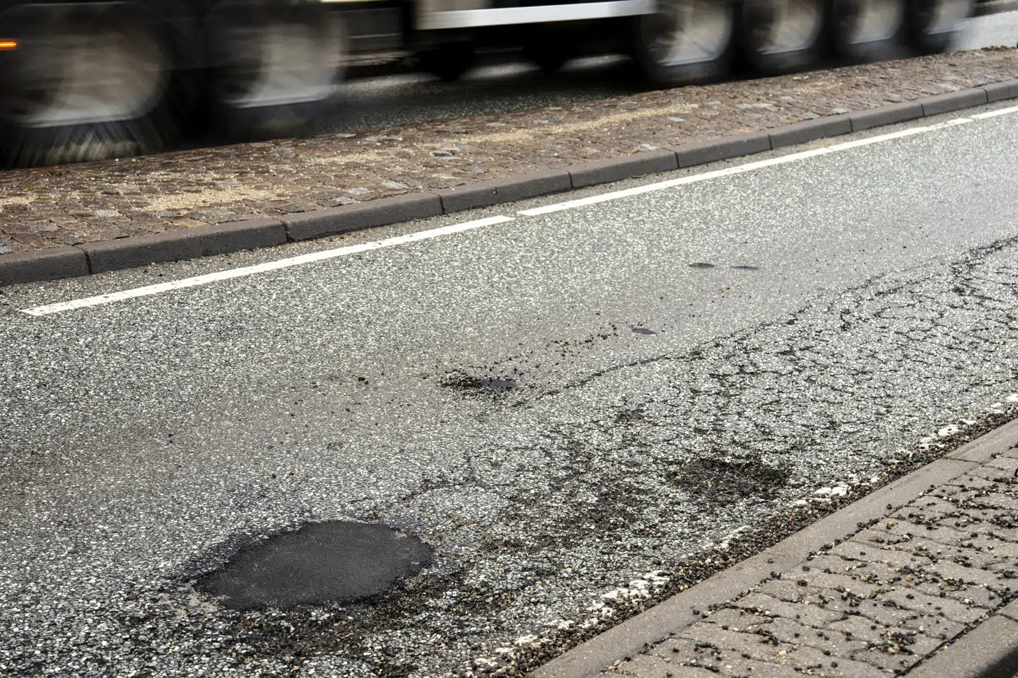 Asfaltpirater efterlader kunder med dårlige asfaltbelægninger og en stor regning. Asfaltindustrien advarer om pirateriet efter to nylige hændelser. (Arkivfoto).